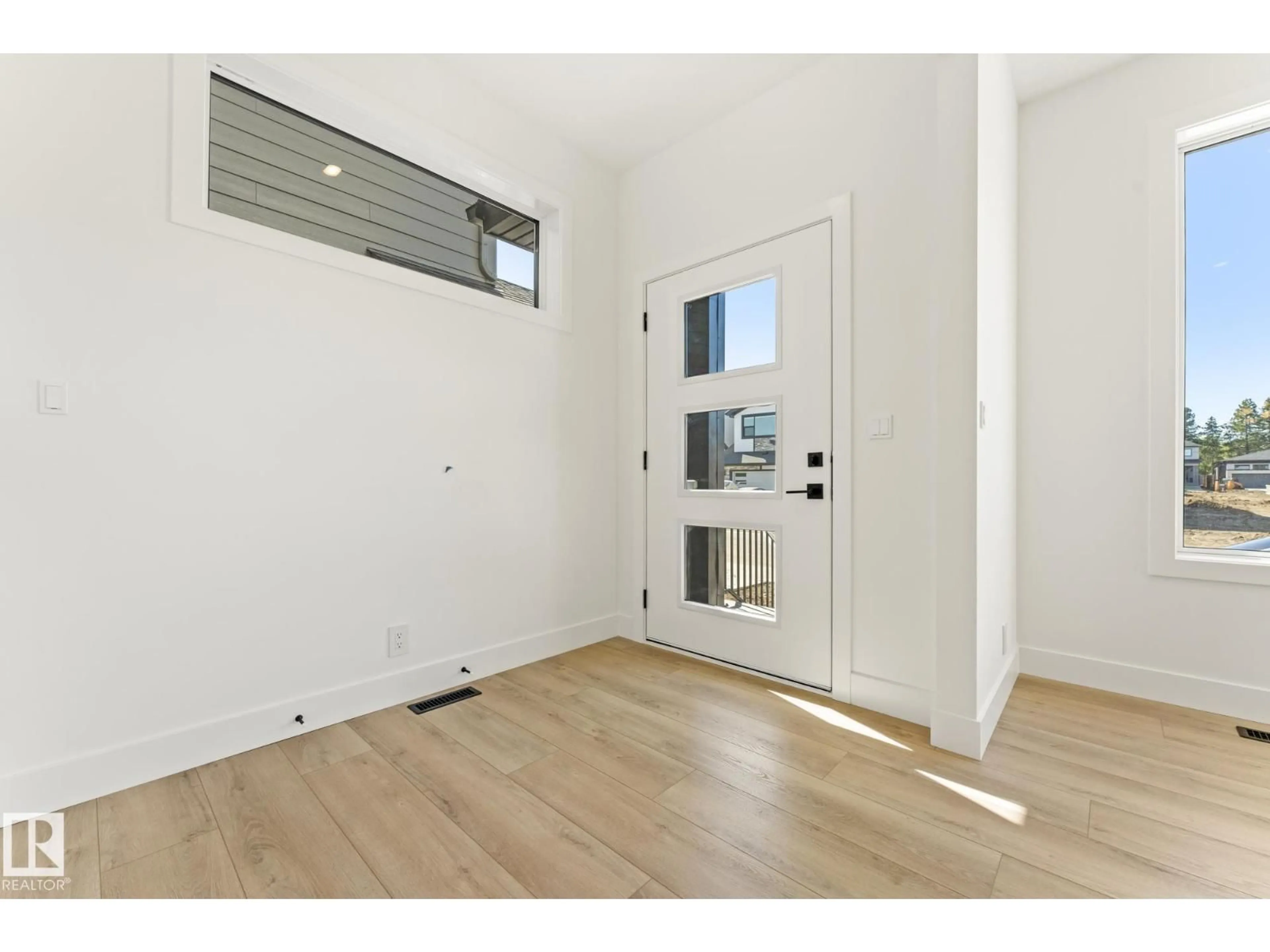 Indoor entryway for 103 NEWBURY CI, Sherwood Park Alberta T8B0E8