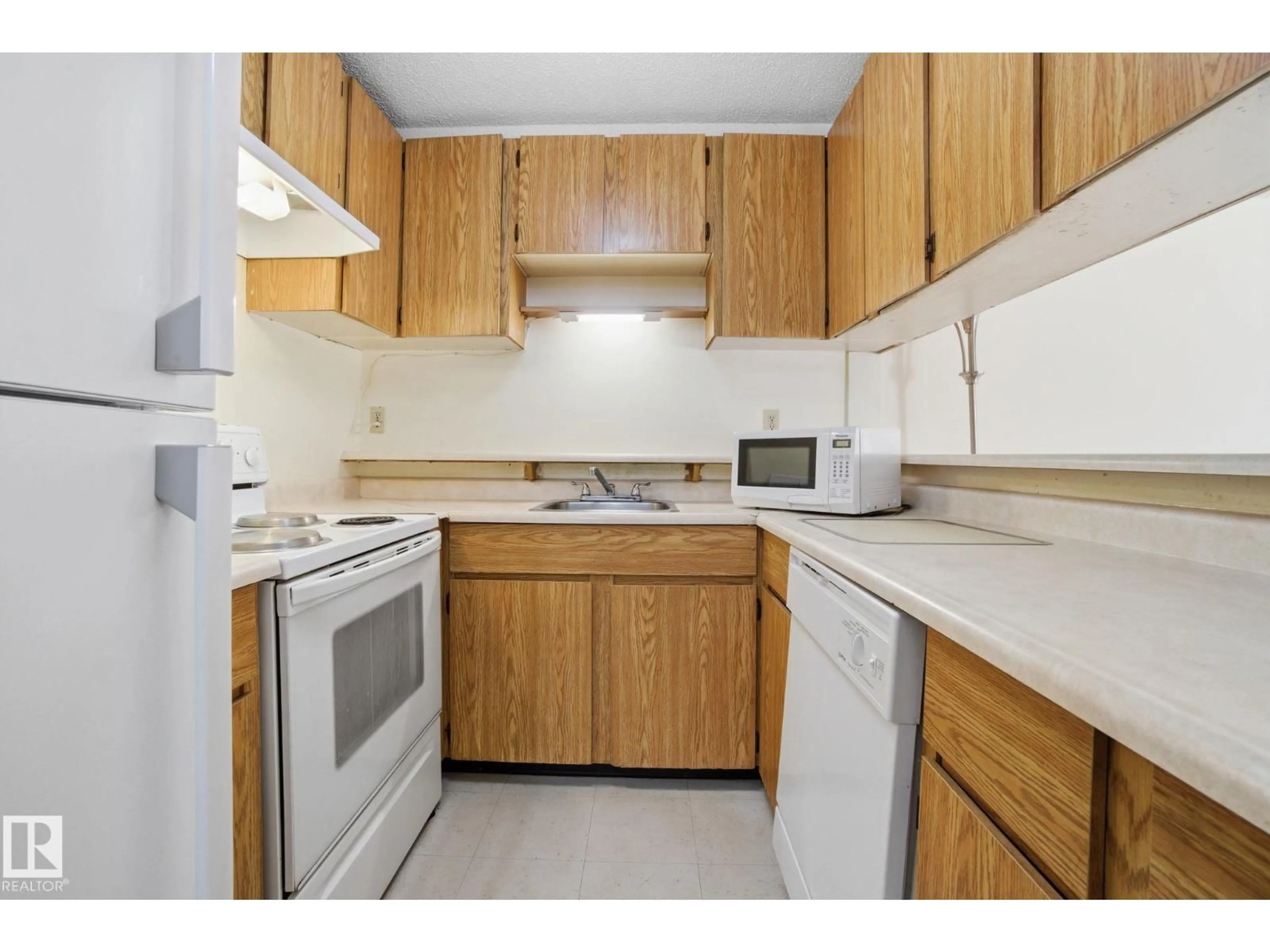 Standard kitchen, unknown for 2624 MILL WOODS RD E, Edmonton Alberta T6L5K7