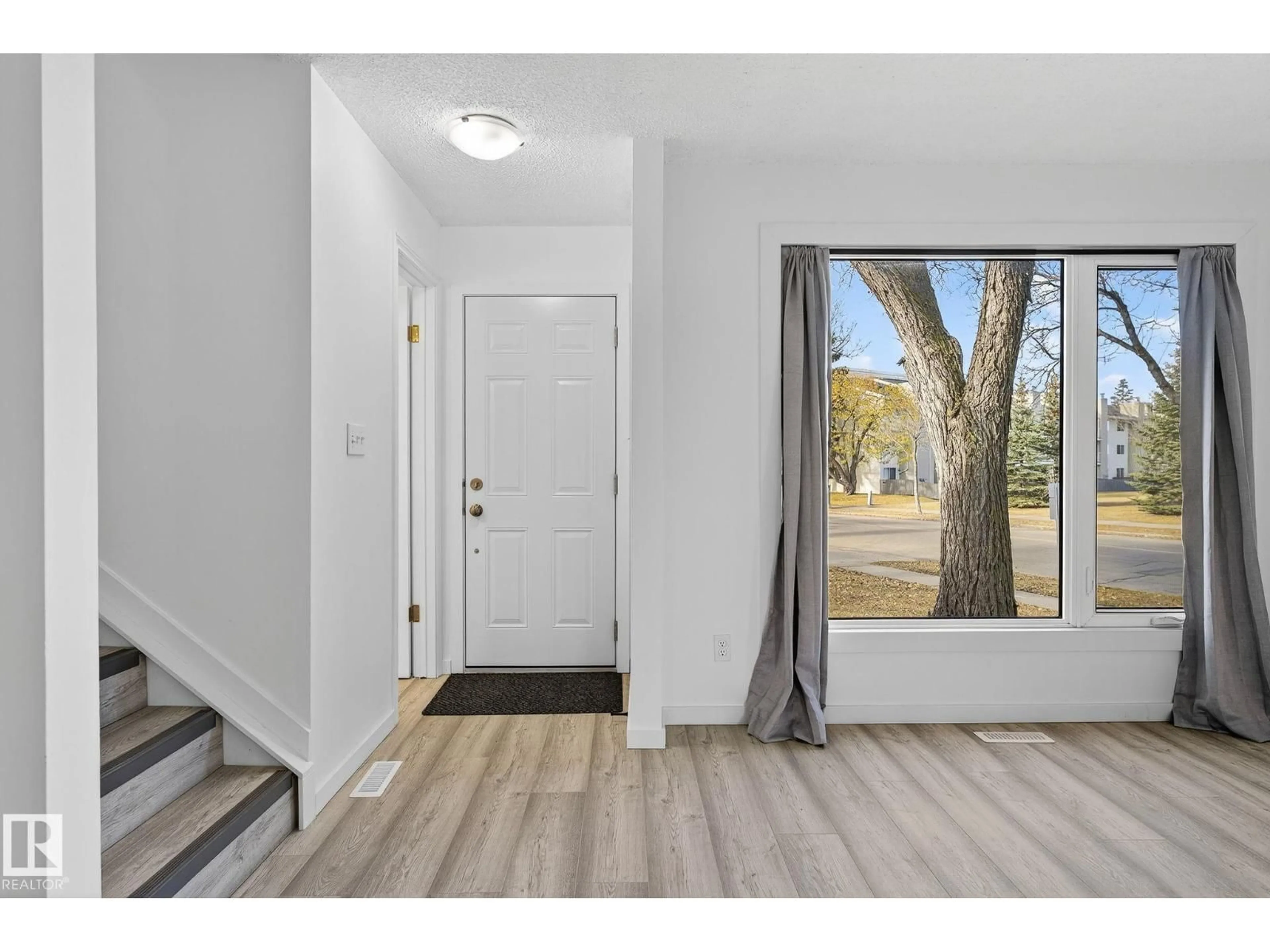 Indoor entryway for NW - 12003 162 AV, Edmonton Alberta T5X3R1