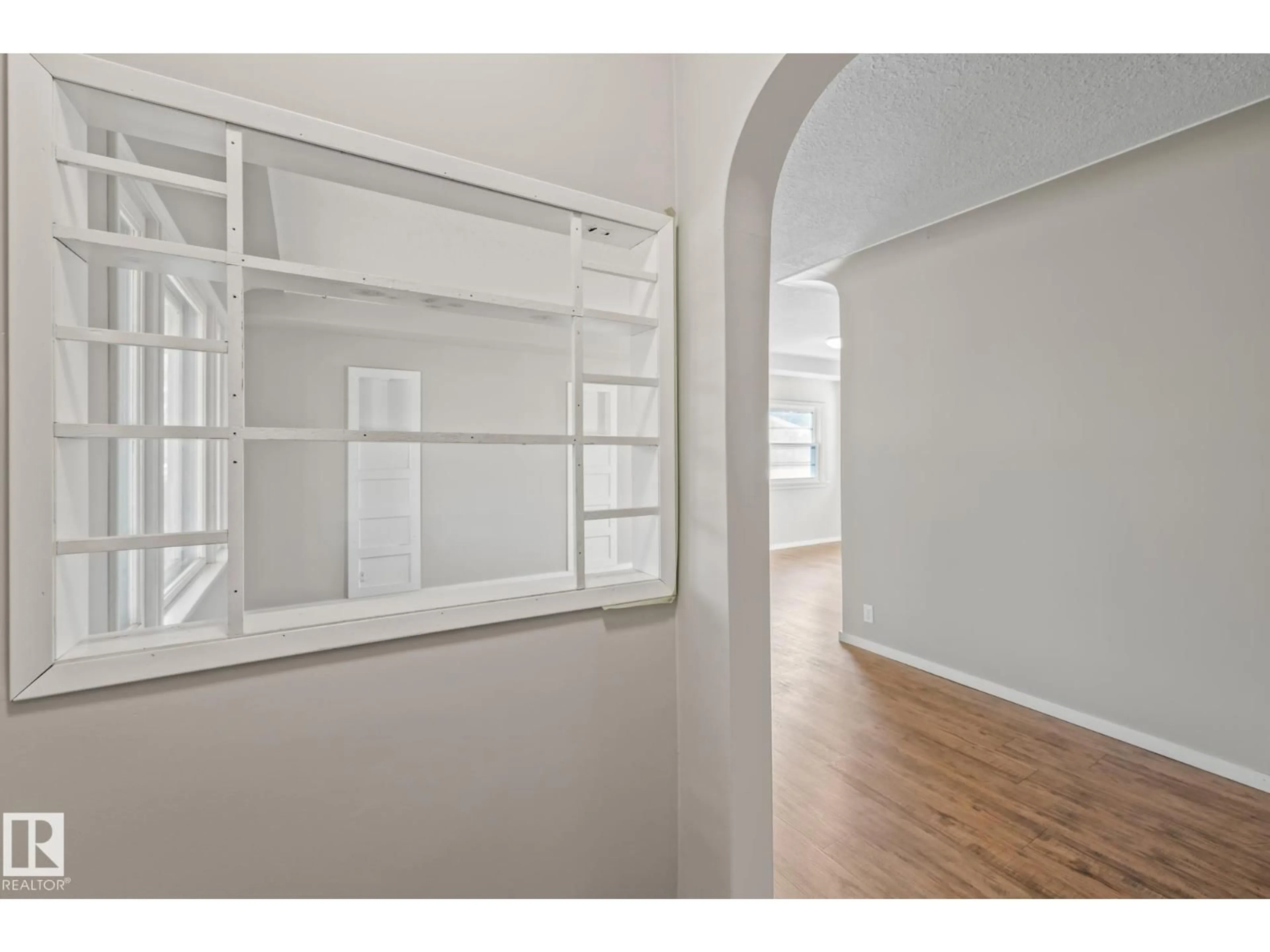 A pic of a room for 10818 38 ST, Edmonton Alberta T5W2E4