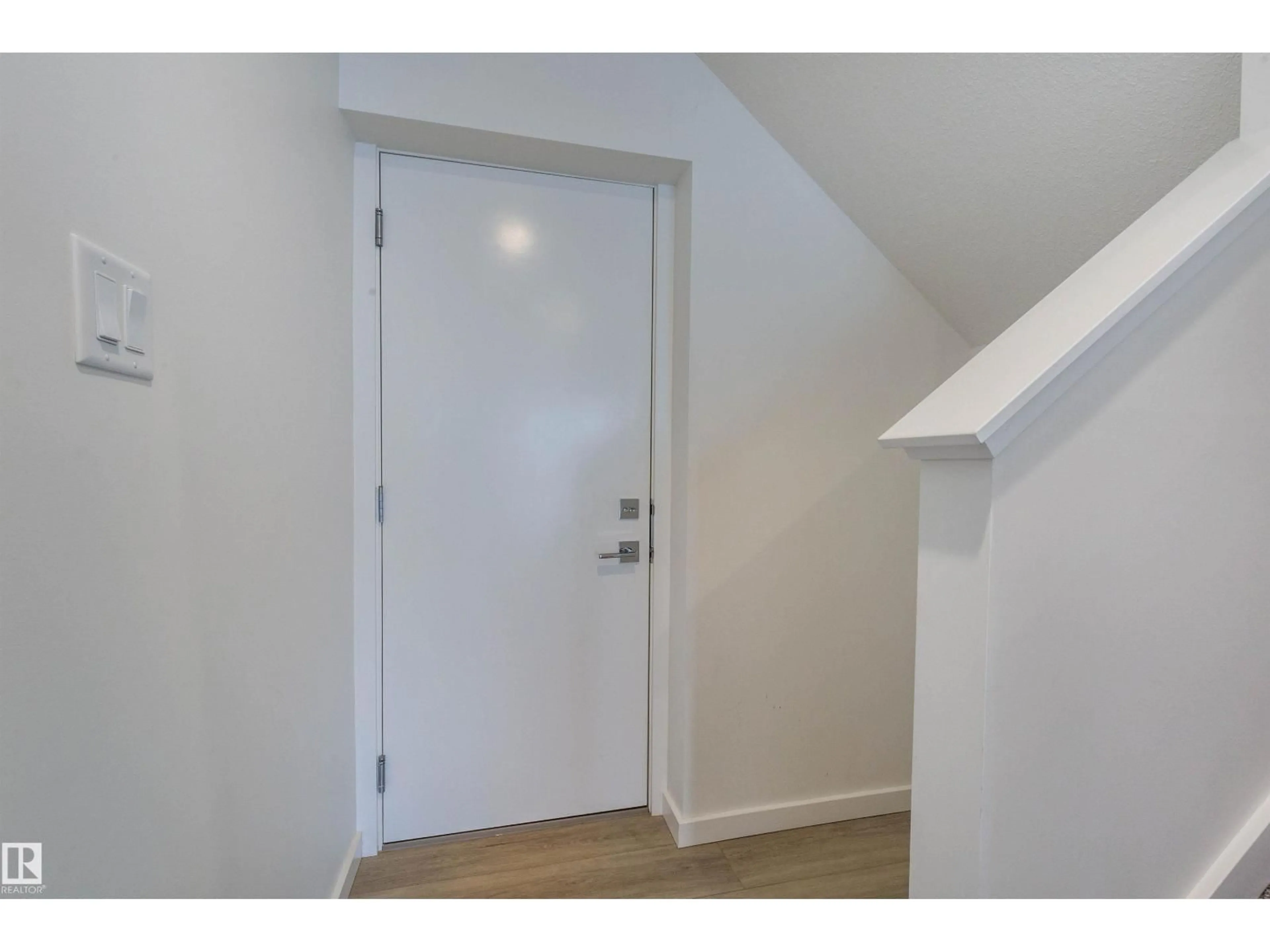 Indoor entryway for 5 - 84 RONDEAU DR, St. Albert Alberta T8N7X8