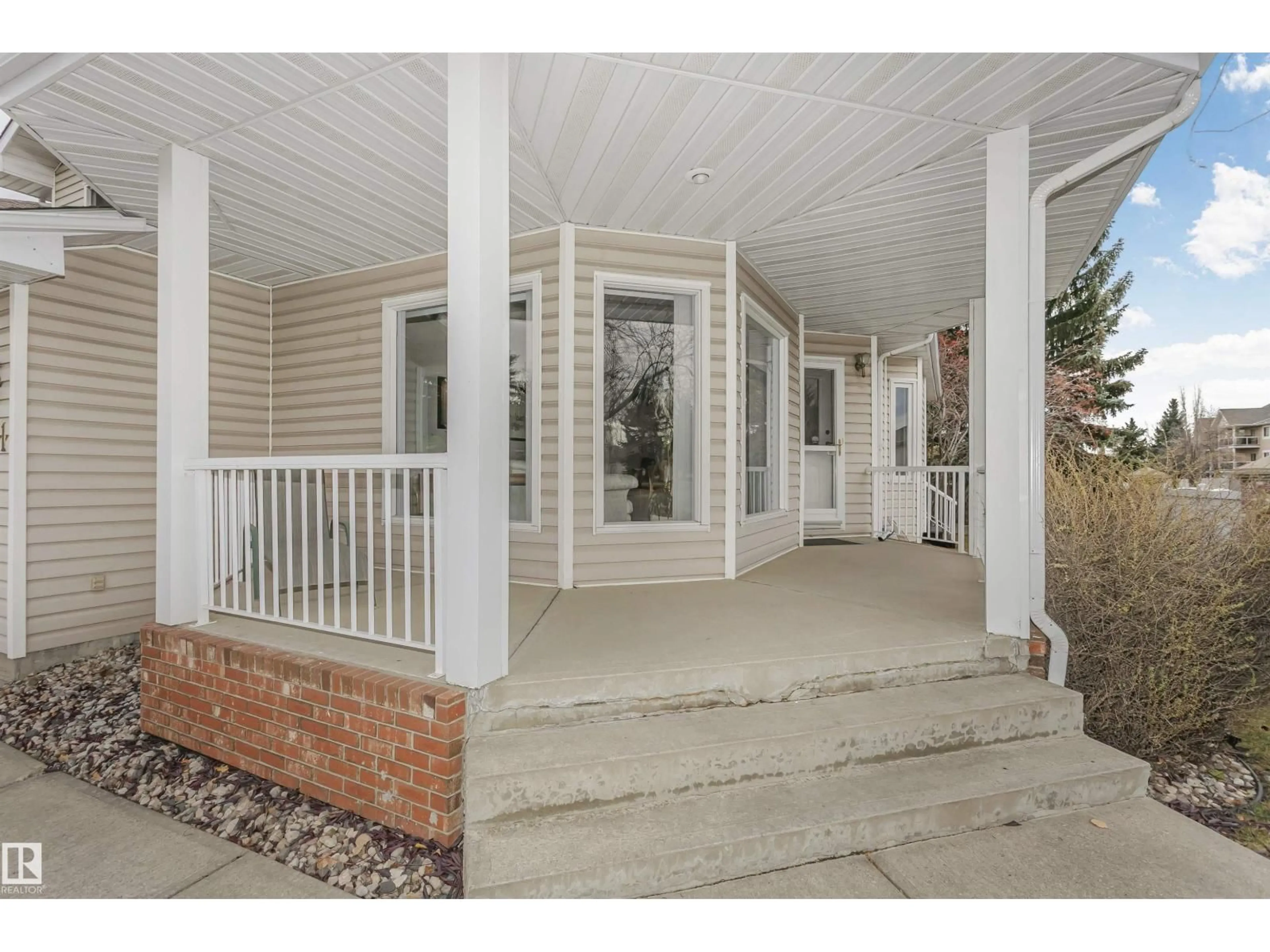 Unknown for 701 REVELL CR, Edmonton Alberta T6R2G1