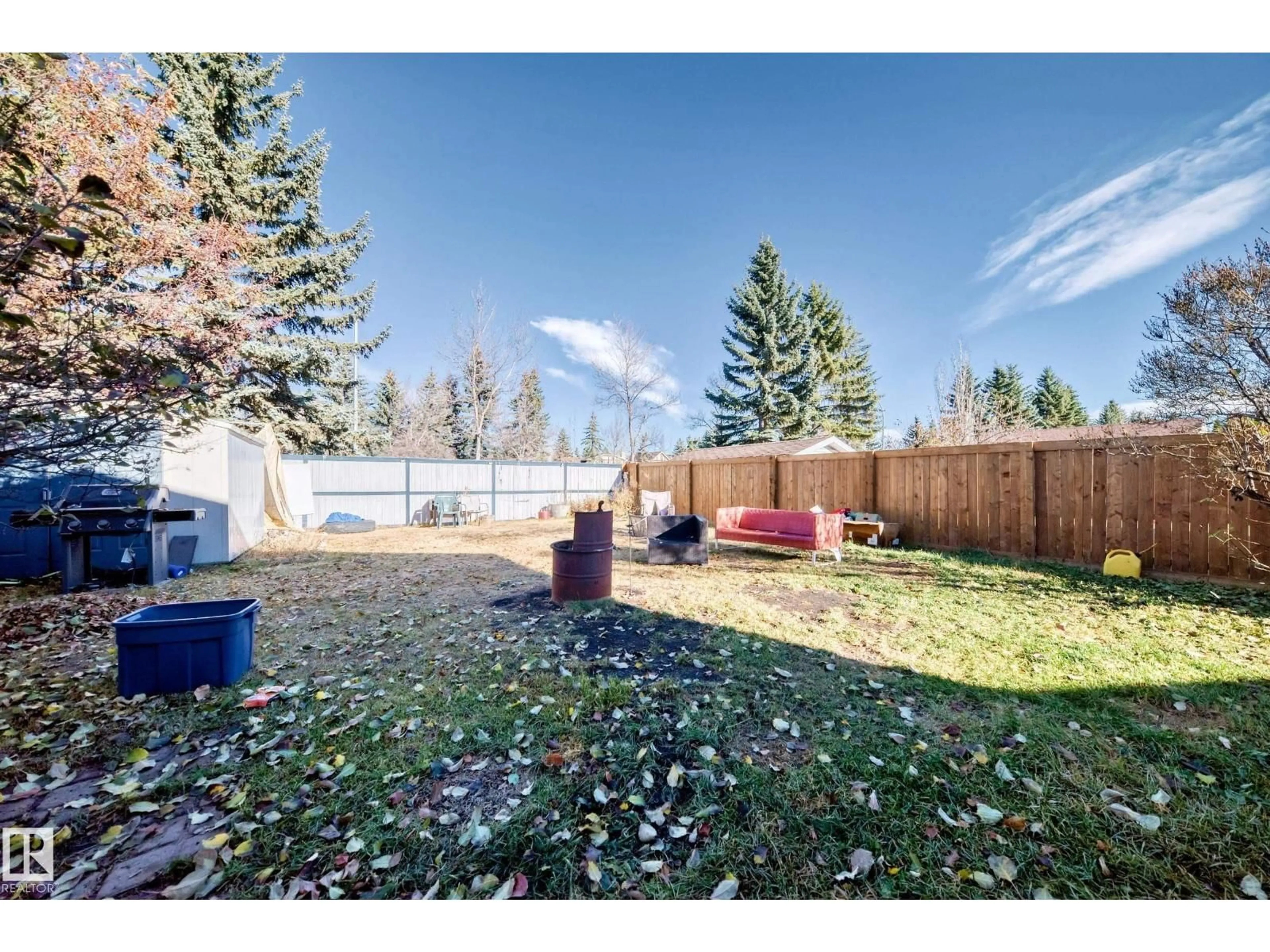 Patio, unknown for 5144 37 AV, Edmonton Alberta T6L1C8