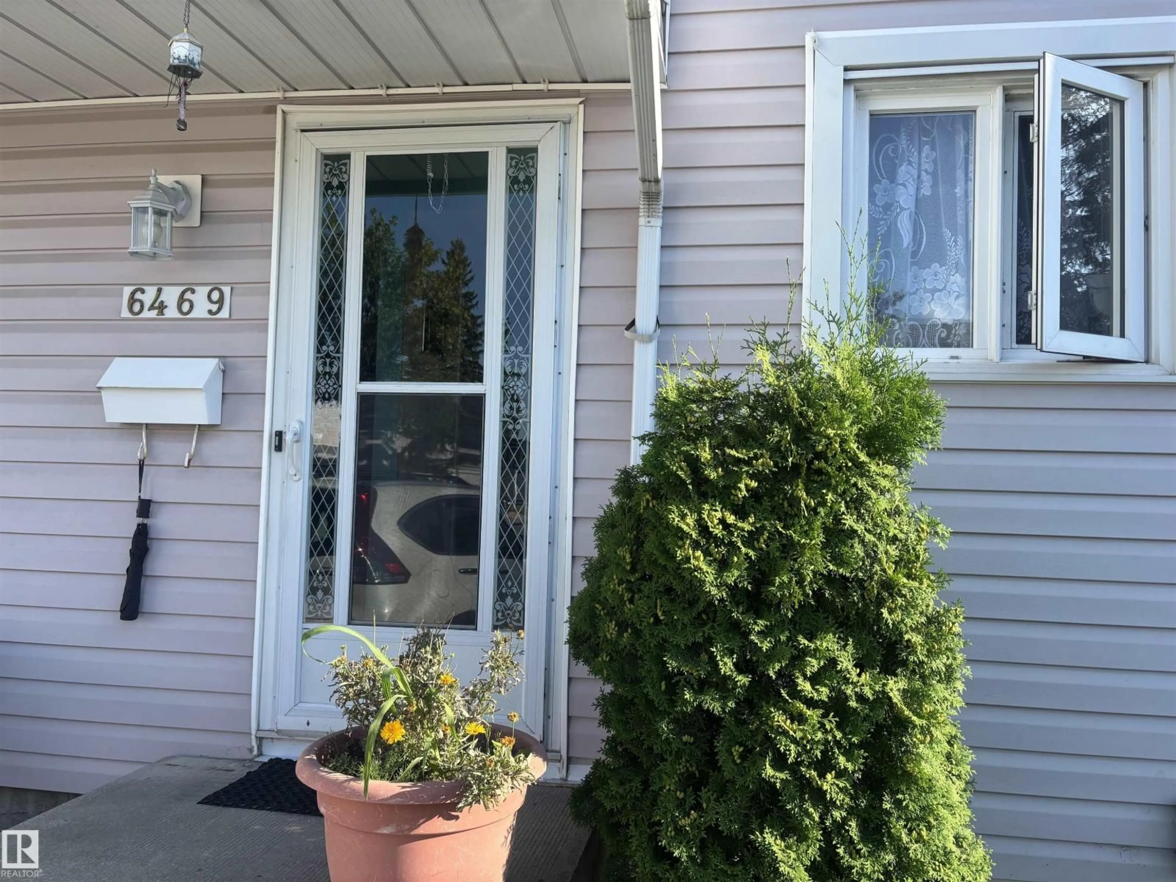 Indoor entryway for NW - 6469 184 ST, Edmonton Alberta T5T1Z9