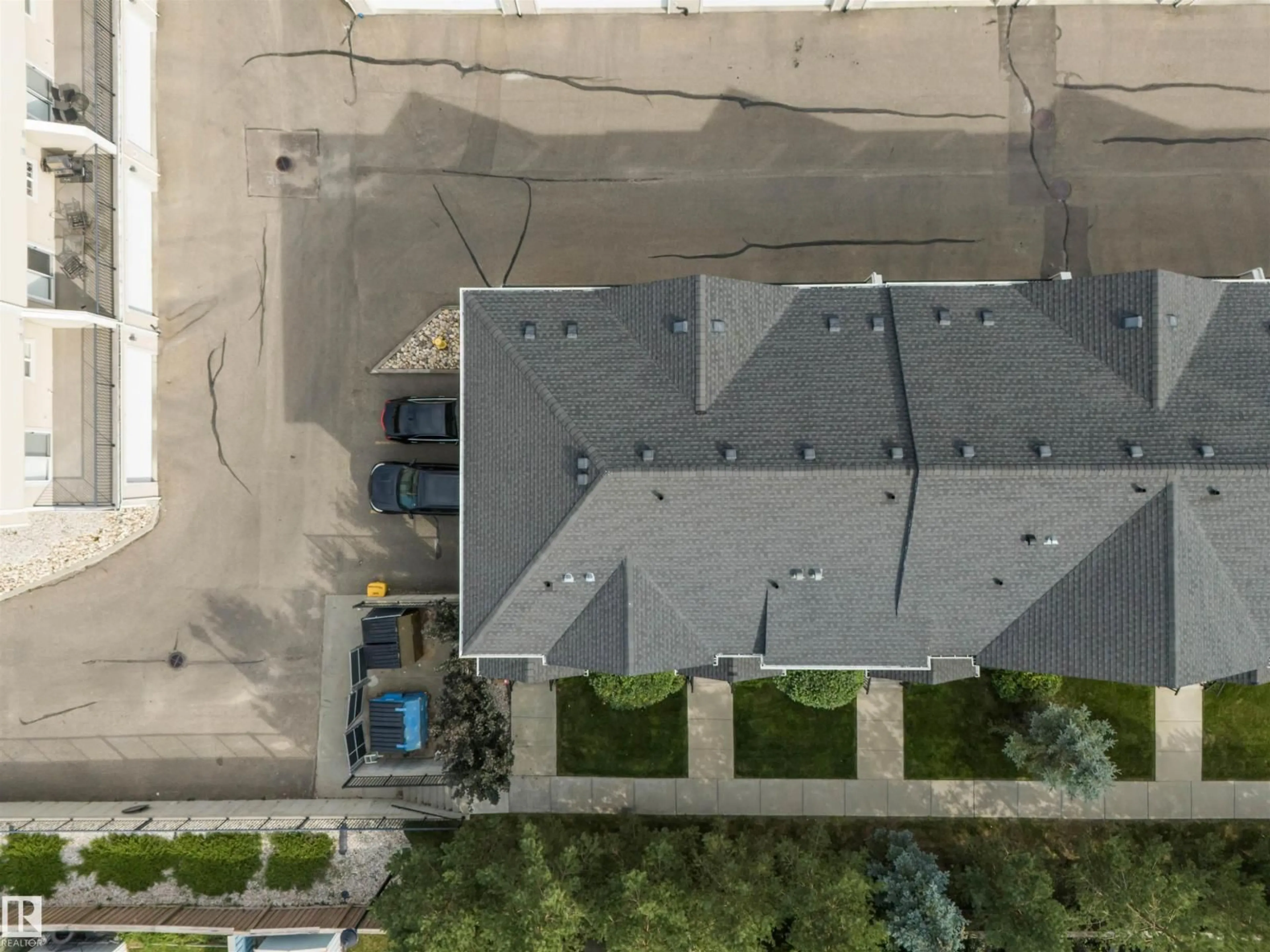 A pic from outside/outdoor area/front of a property/back of a property/a pic from drone, street for 42 - 7289 SOUTH TERWILLEGAR DR, Edmonton Alberta T6R0M5