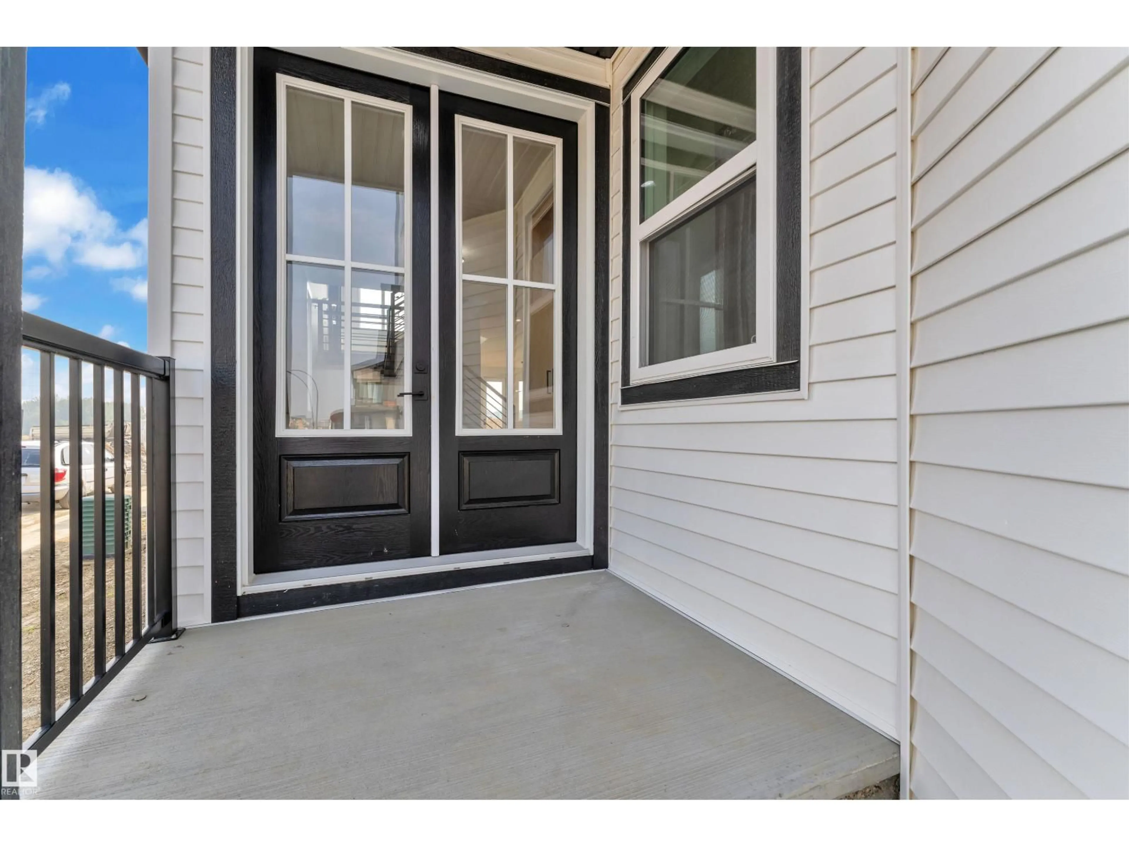 Indoor entryway for SW - 123 28 ST, Edmonton Alberta T6X3E3