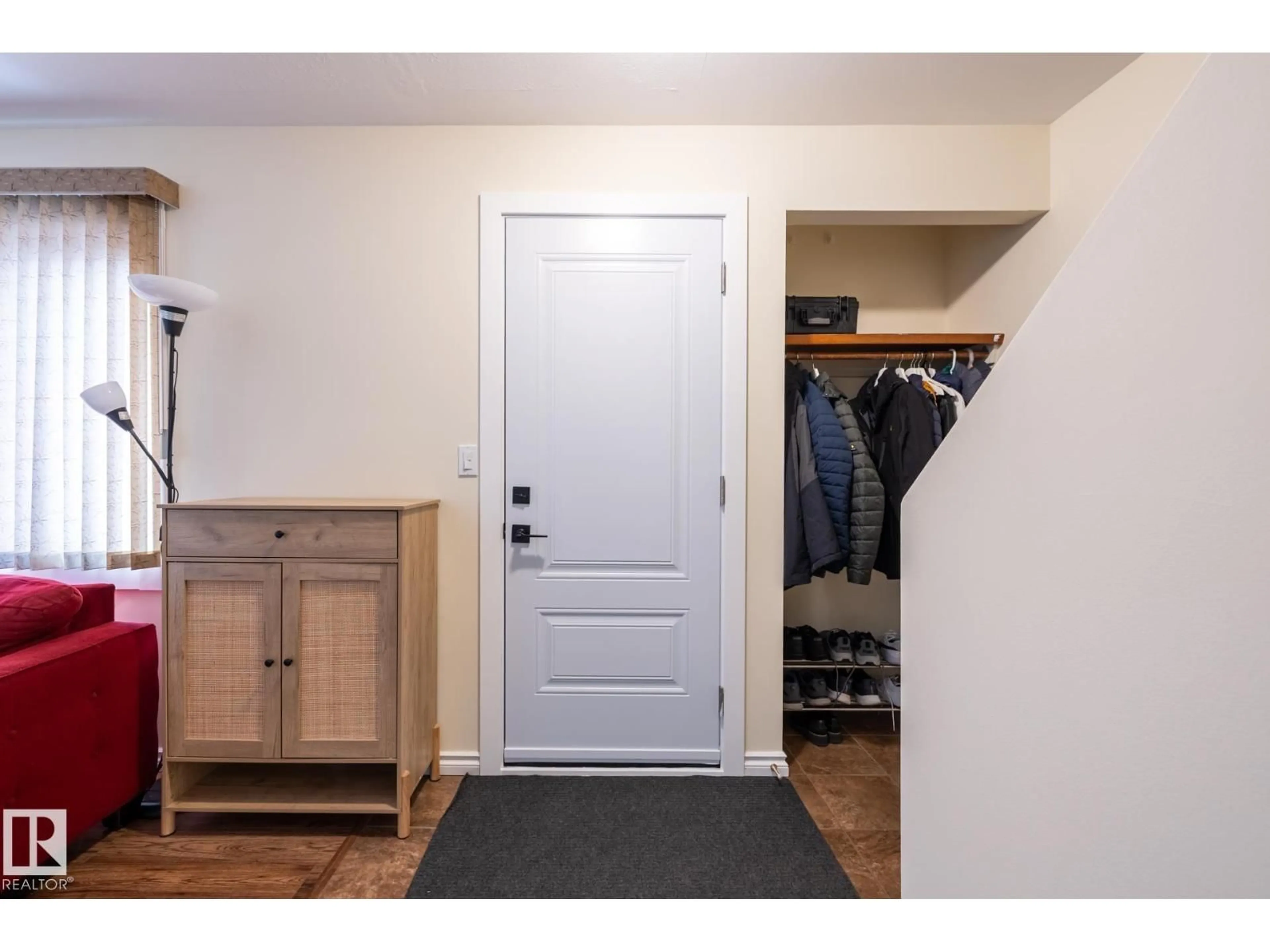 Indoor entryway for 4737 105 ST, Edmonton Alberta T6H2M3