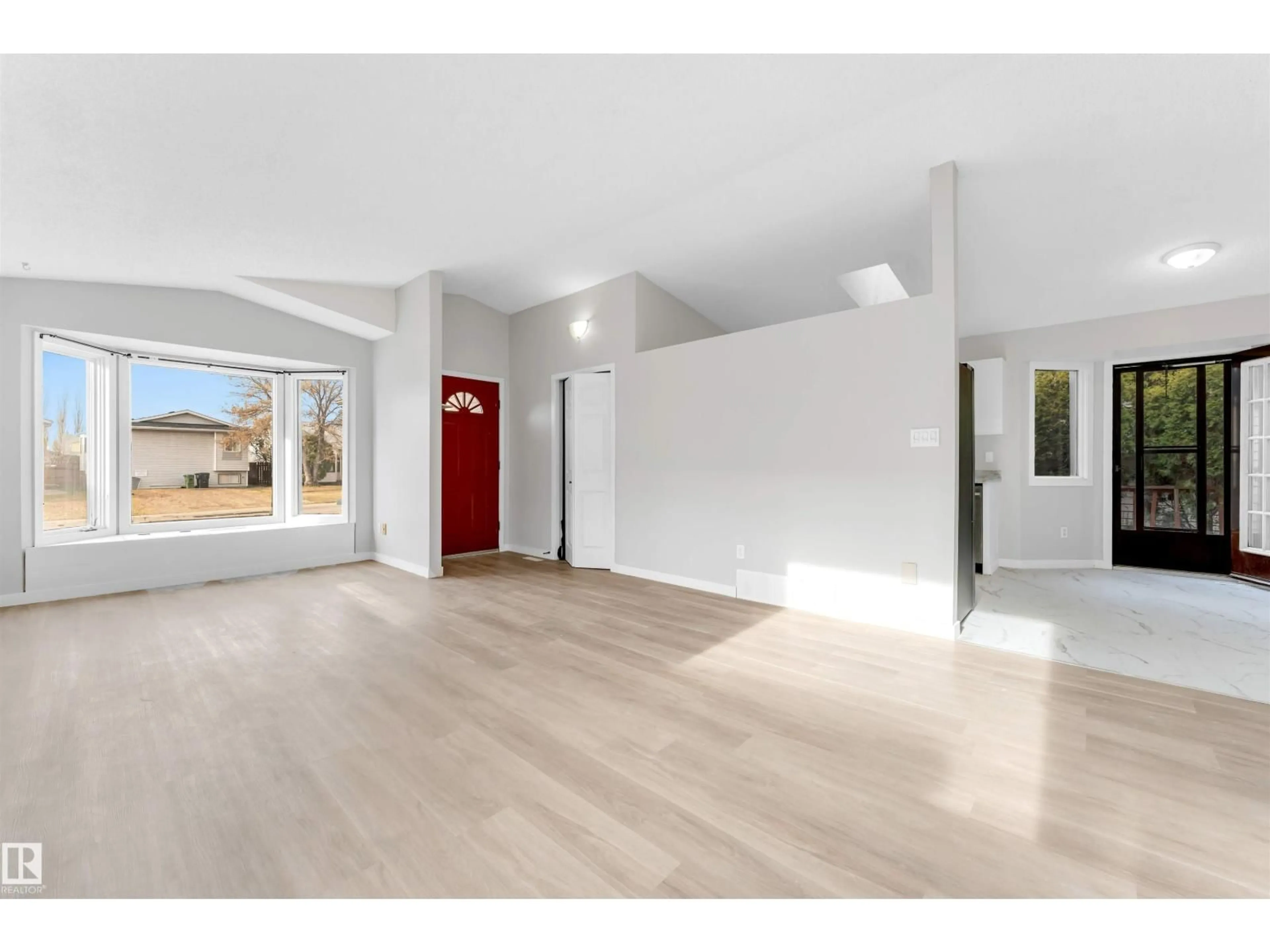 Unknown for 3313 43 ST, Edmonton Alberta T6L5Z6