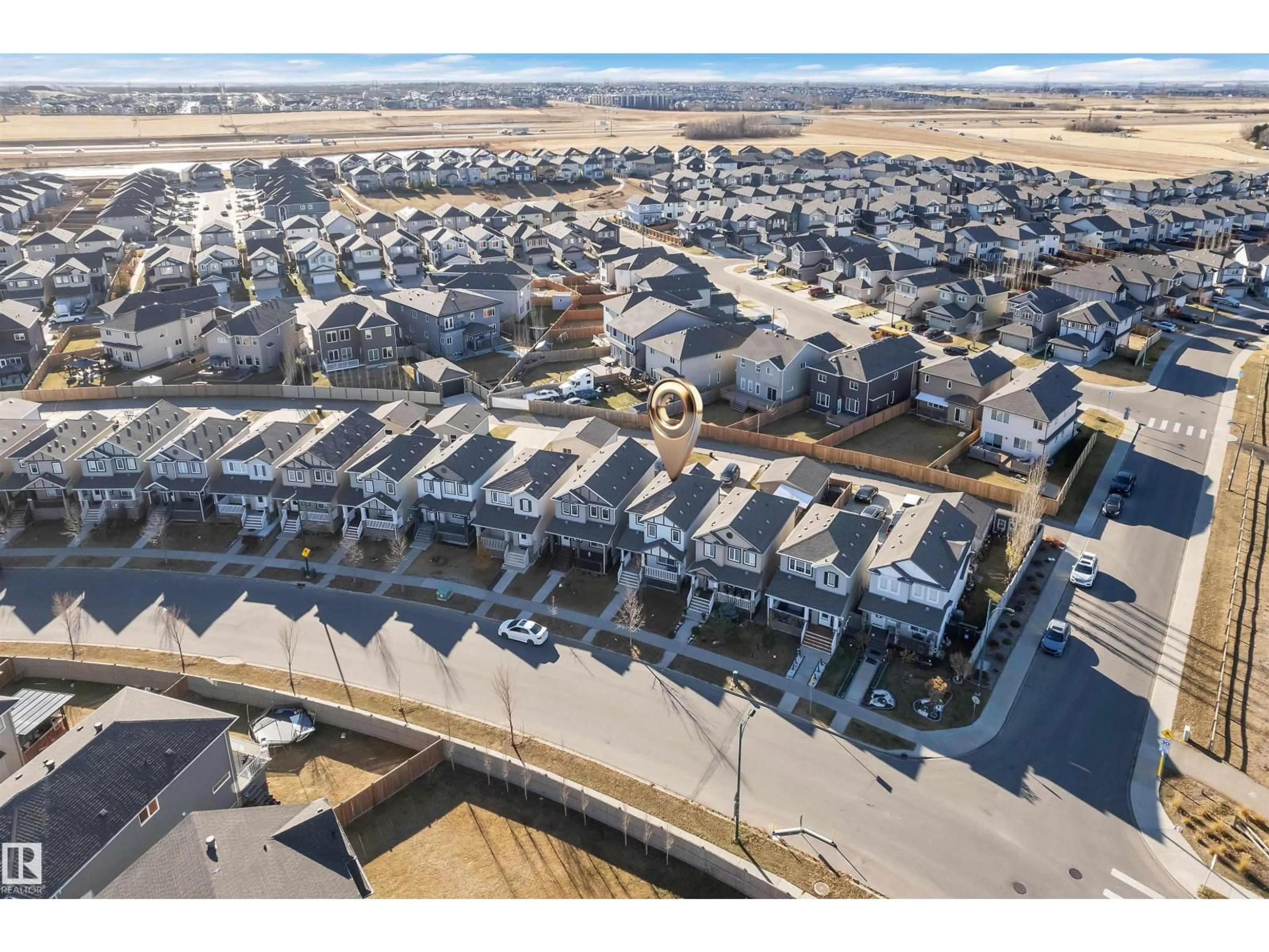 A pic from outside/outdoor area/front of a property/back of a property/a pic from drone, unknown for 3131 14 AV, Edmonton Alberta T6T0Z2