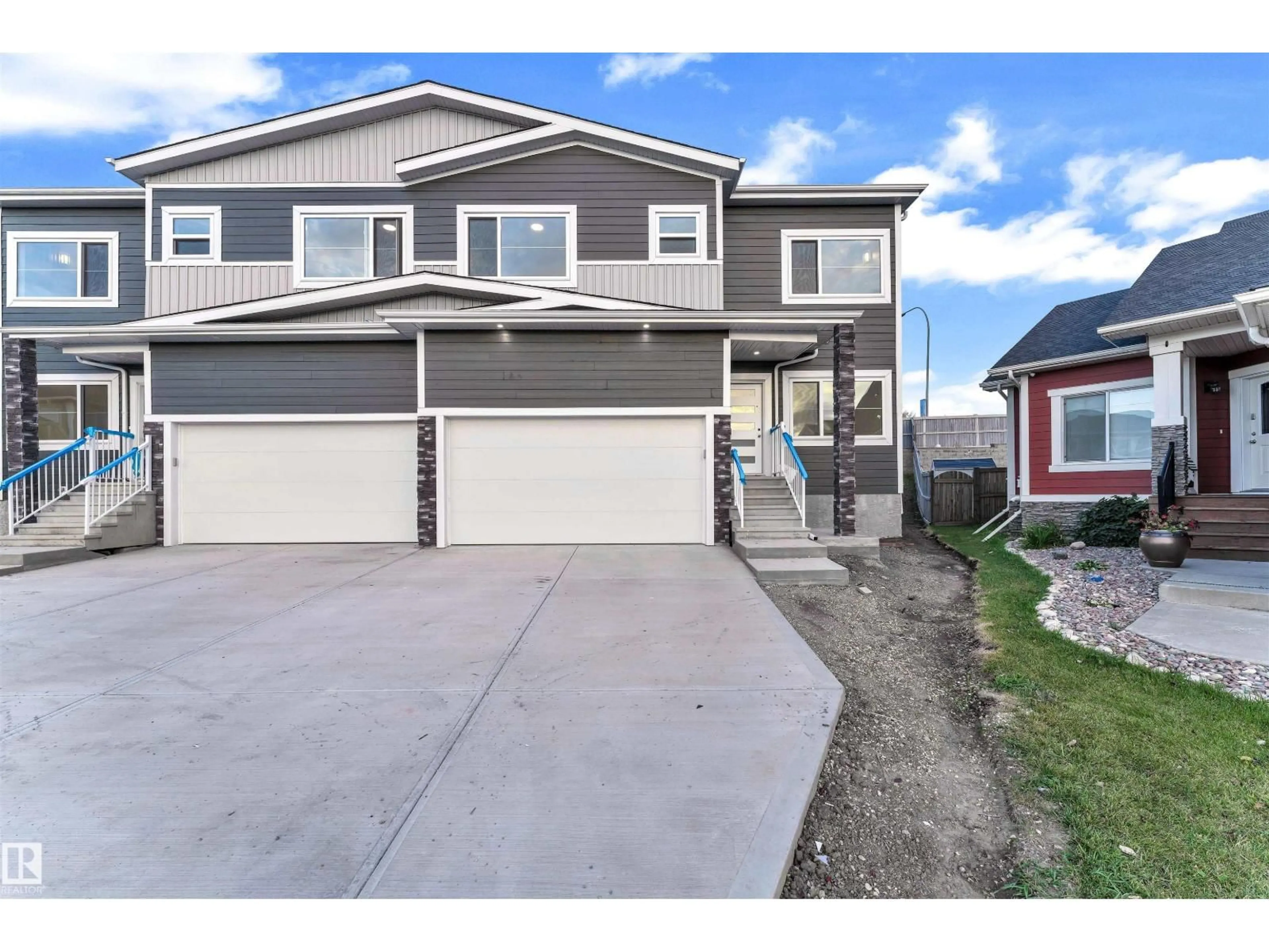 Home with vinyl exterior material, street for 50 HAZELWOOD LN, Spruce Grove Alberta T7X0R7