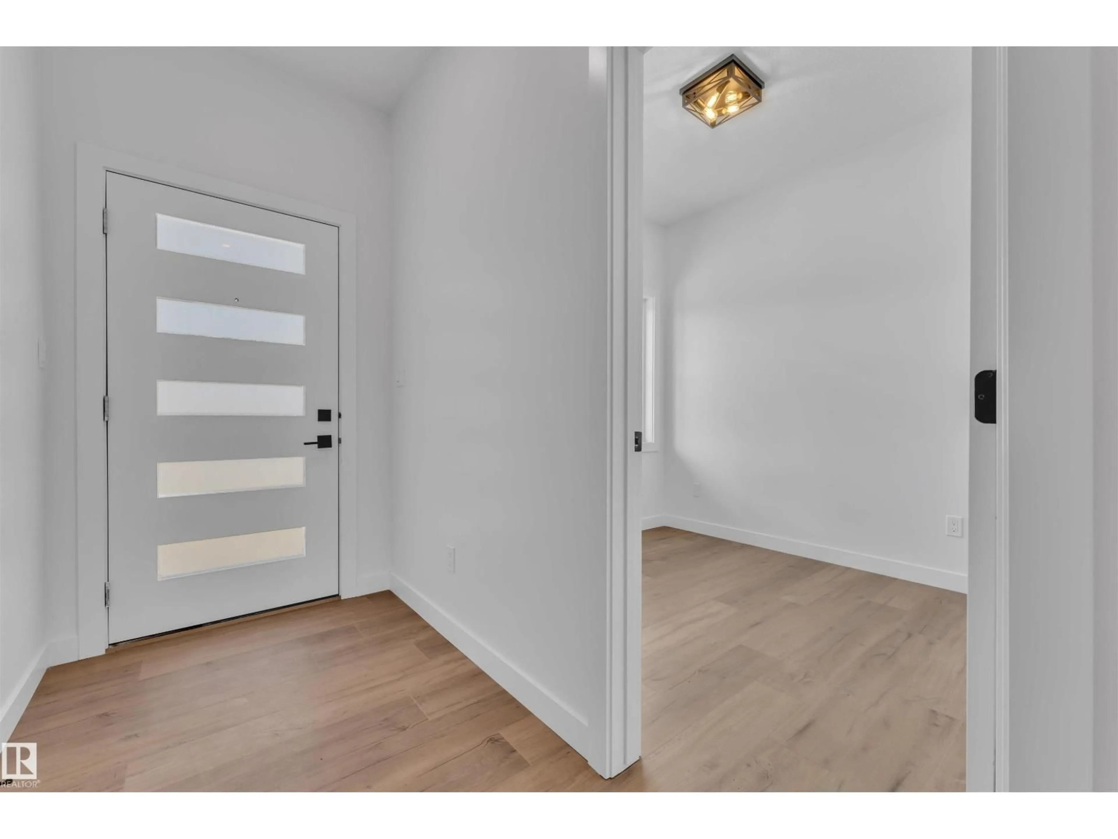 Indoor entryway for 50 HAZELWOOD LN, Spruce Grove Alberta T7X0R7