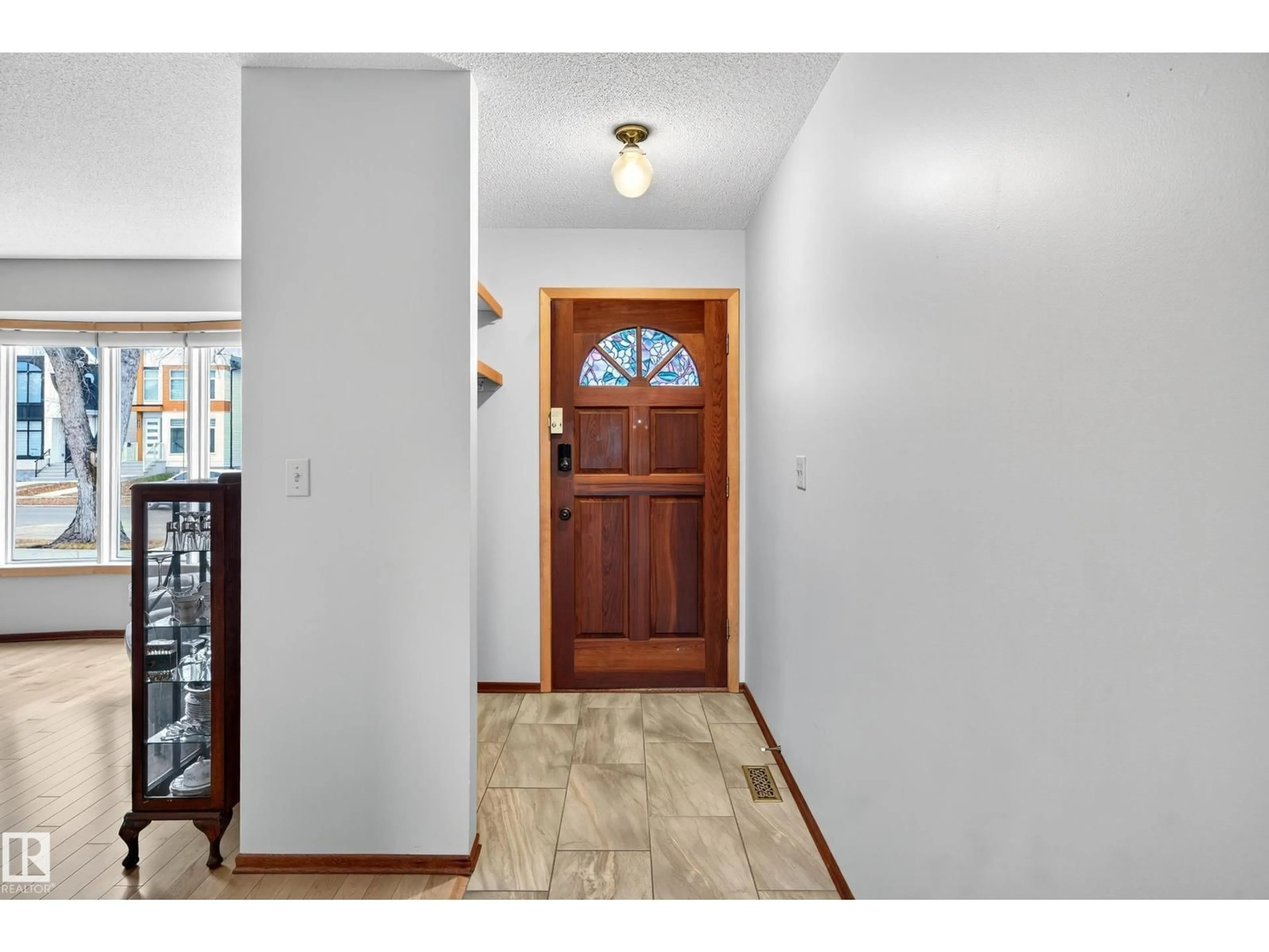 Indoor entryway for NW - 9616 154 ST, Edmonton Alberta T5P2G1