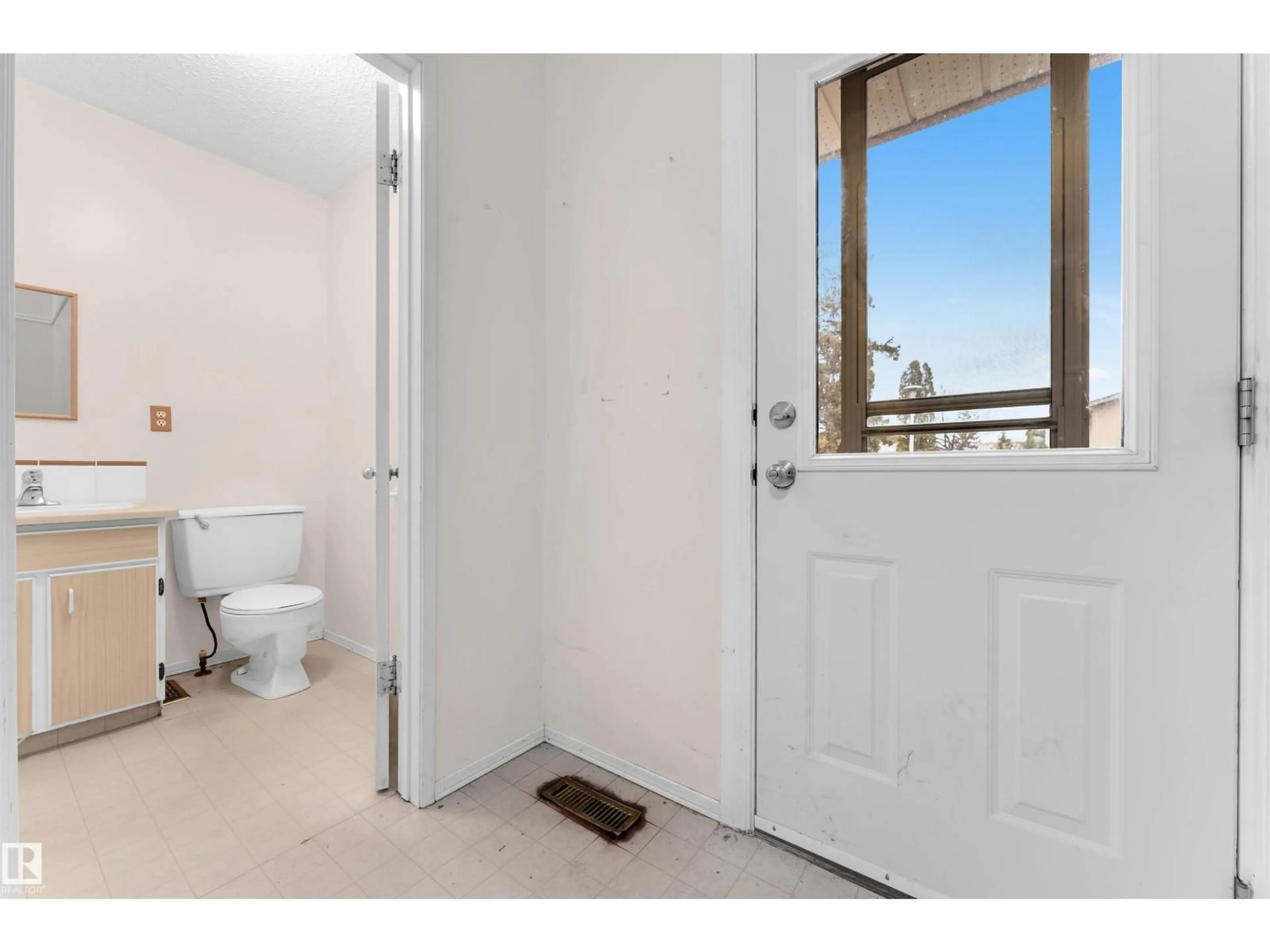 Unknown for 2363 85 ST, Edmonton Alberta T6K3H1