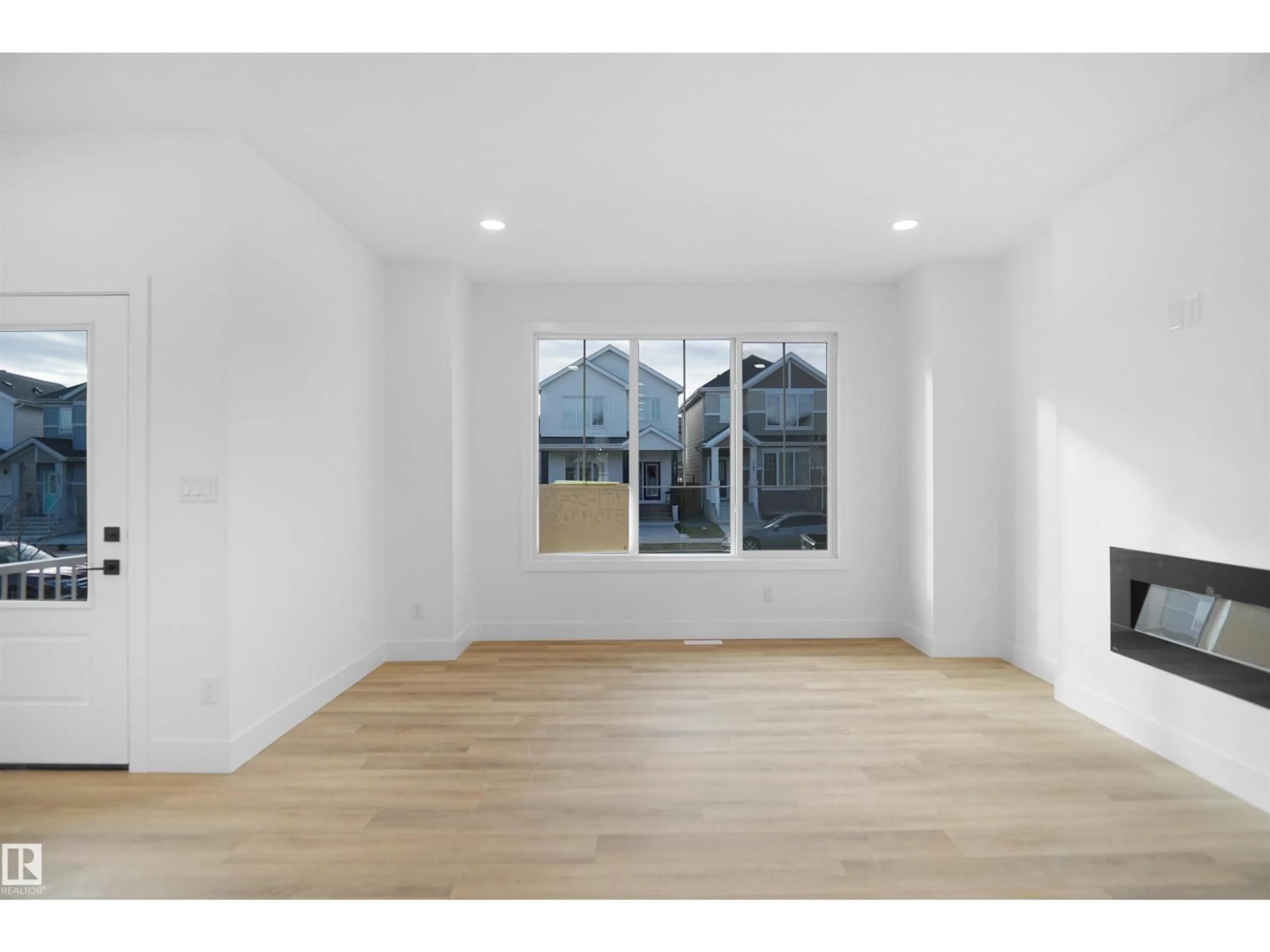 A pic of a room for 786 CY BECKER DR, Edmonton Alberta T5Y2W4