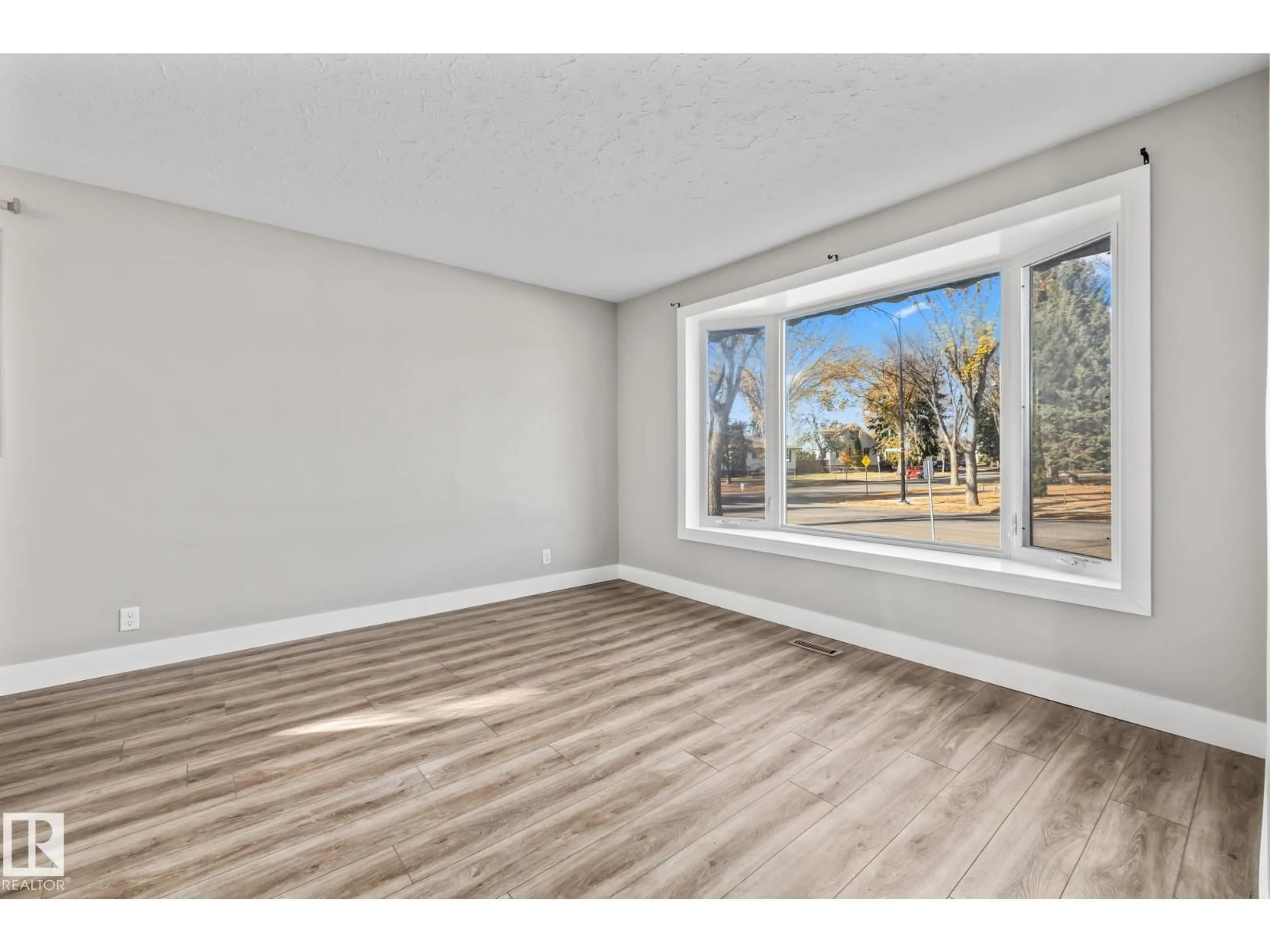 A pic of a room for 13311 DOVERCOURT AV, Edmonton Alberta T5L4E3