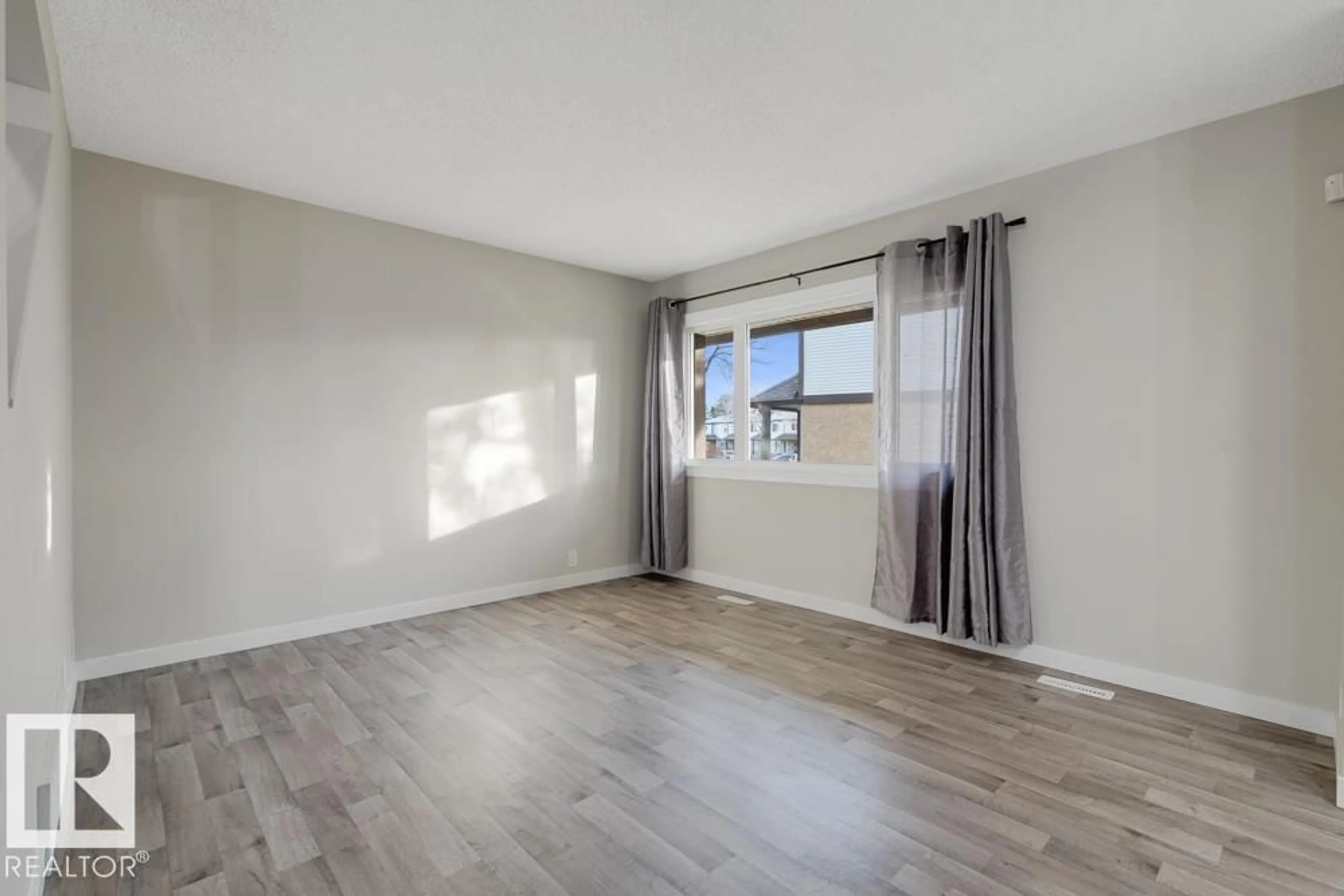 A pic of a room for #45 - 14511 52 ST, Edmonton Alberta T5A4M6