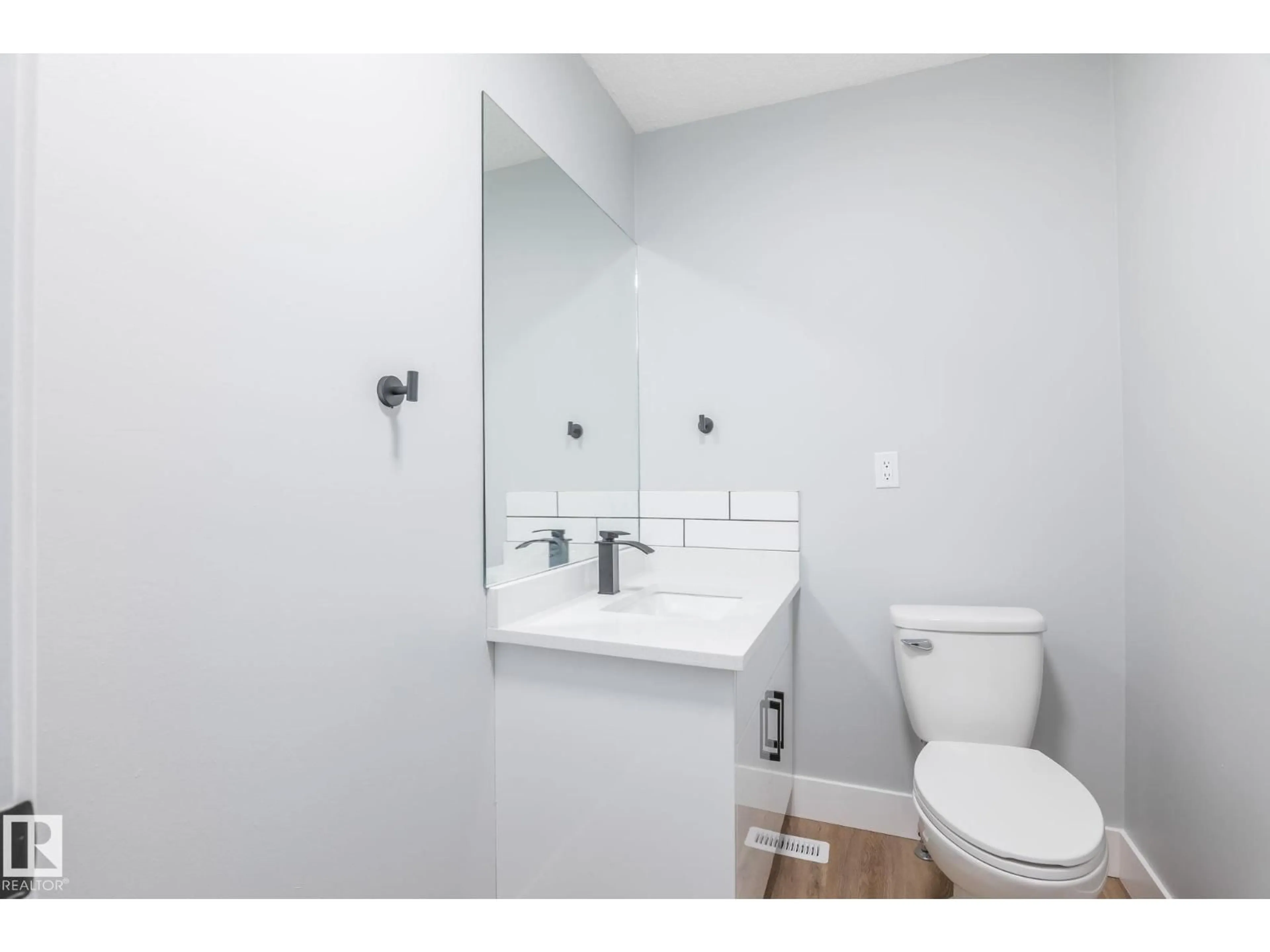 Standard bathroom, unknown for 2309 85 ST, Edmonton Alberta T6K3H1
