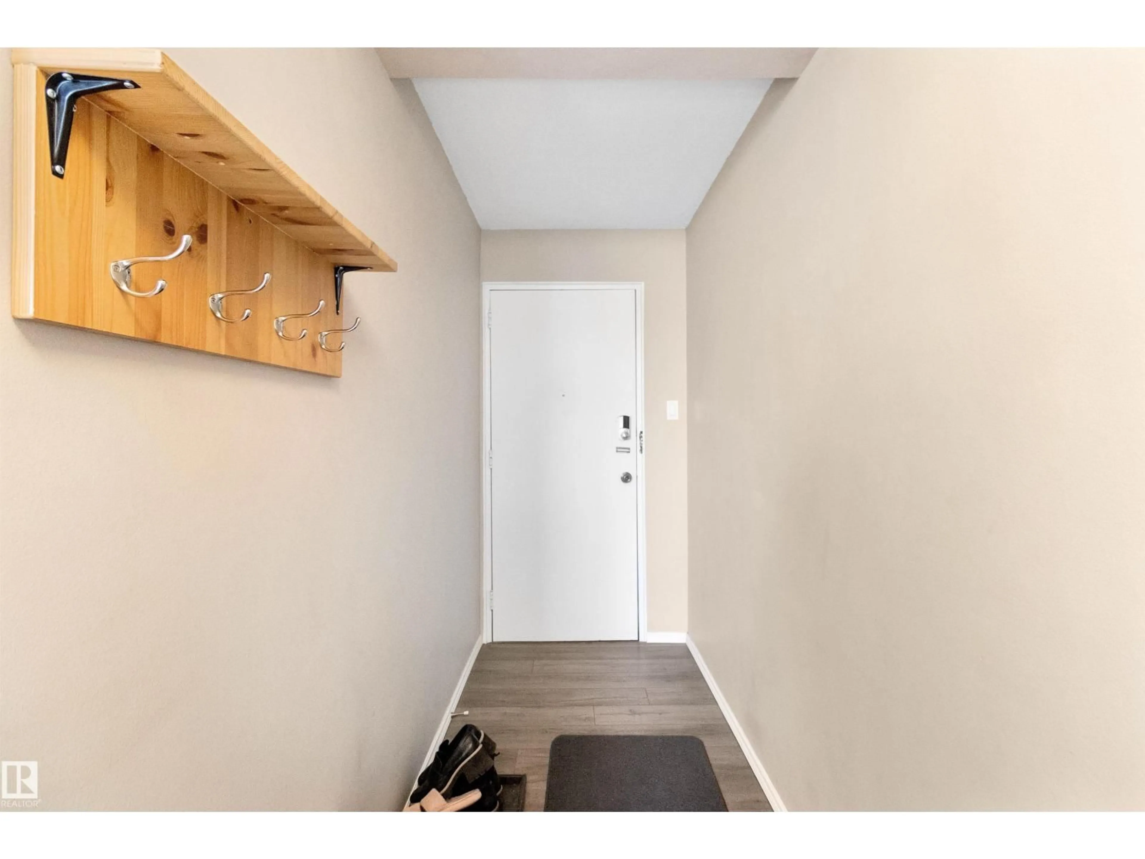 Indoor entryway for #1401 - 9816 112 ST, Edmonton Alberta T5K1L5