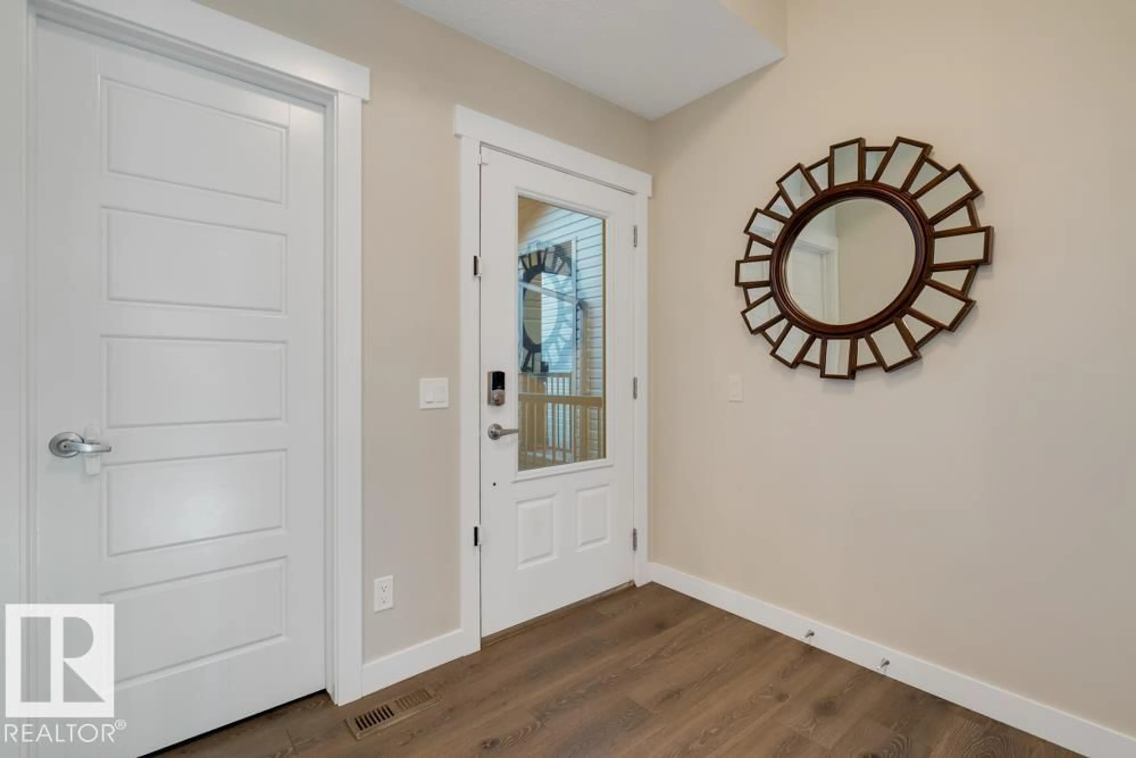 Indoor entryway for 4250 CHICHAK CL, Edmonton Alberta T6W4B4