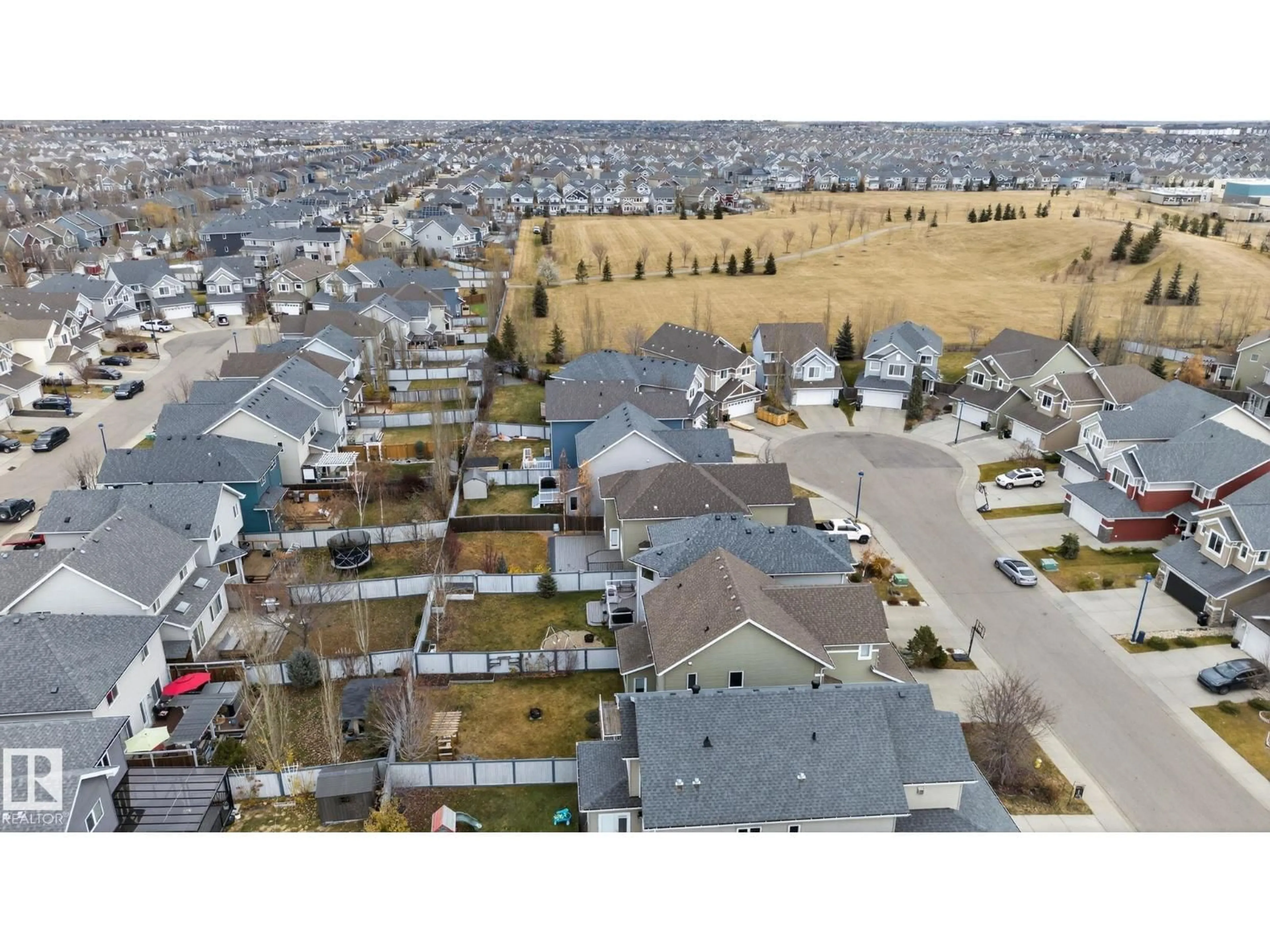 A pic from outside/outdoor area/front of a property/back of a property/a pic from drone, city buildings view from balcony for SW SW - 8536 19 AVENUE, Edmonton Alberta T6X0R6