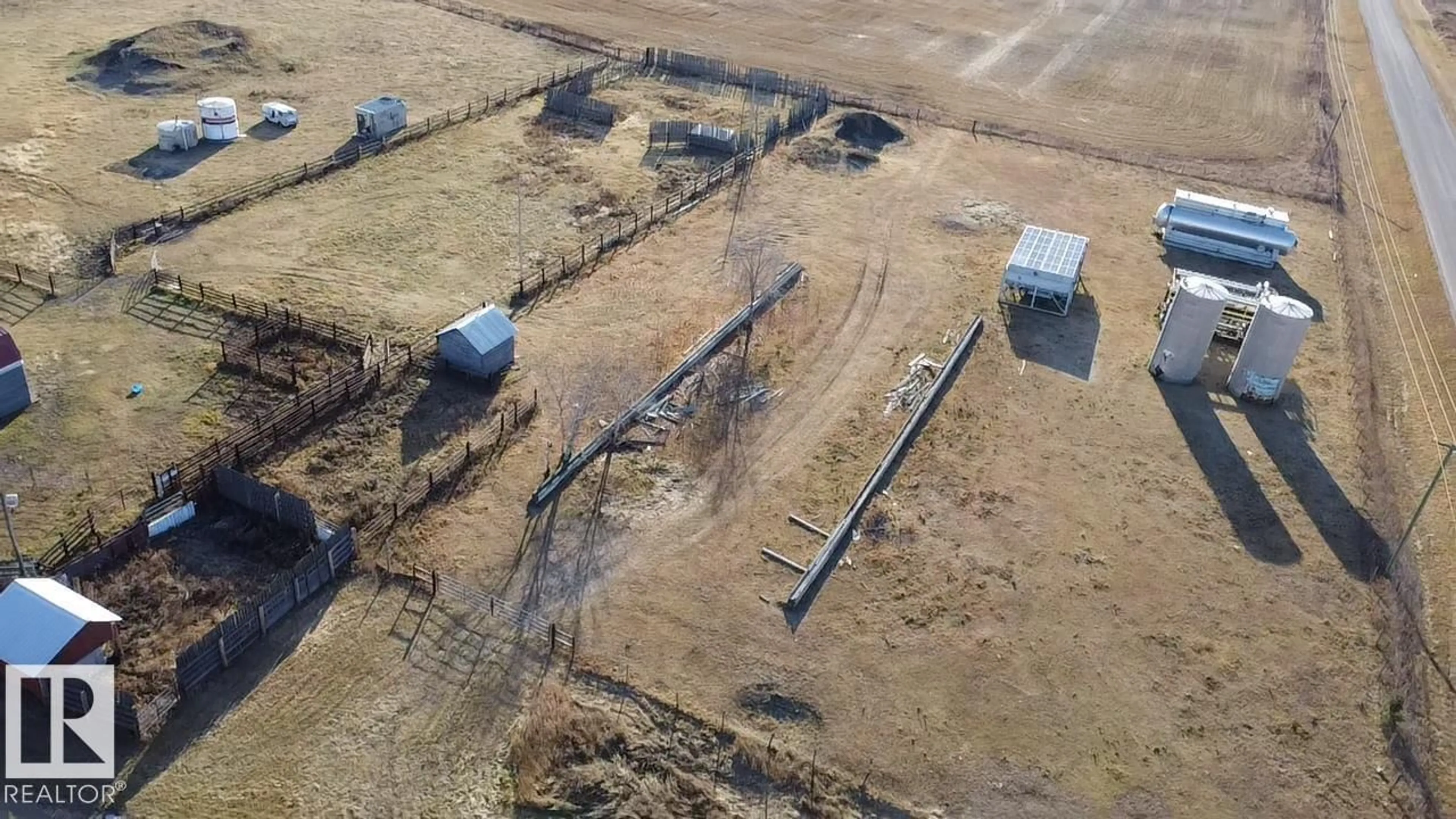 A pic from outside/outdoor area/front of a property/back of a property/a pic from drone, building for 61215 RGE RD 444, Rural Bonnyville M.D. Alberta T9N2J6