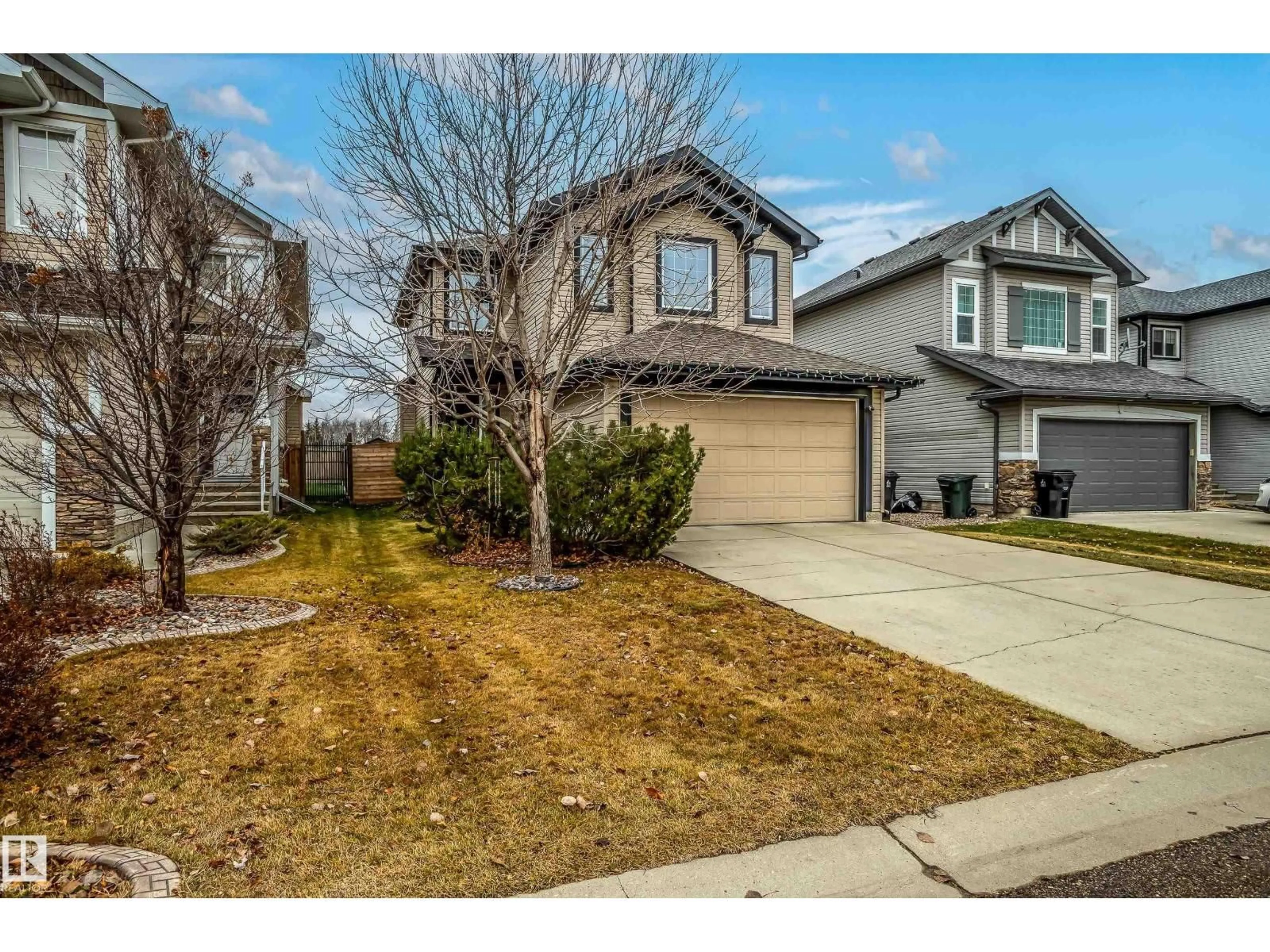 A pic from outside/outdoor area/front of a property/back of a property/a pic from drone, street for 46 HERON CR, Spruce Grove Alberta T7X0G1
