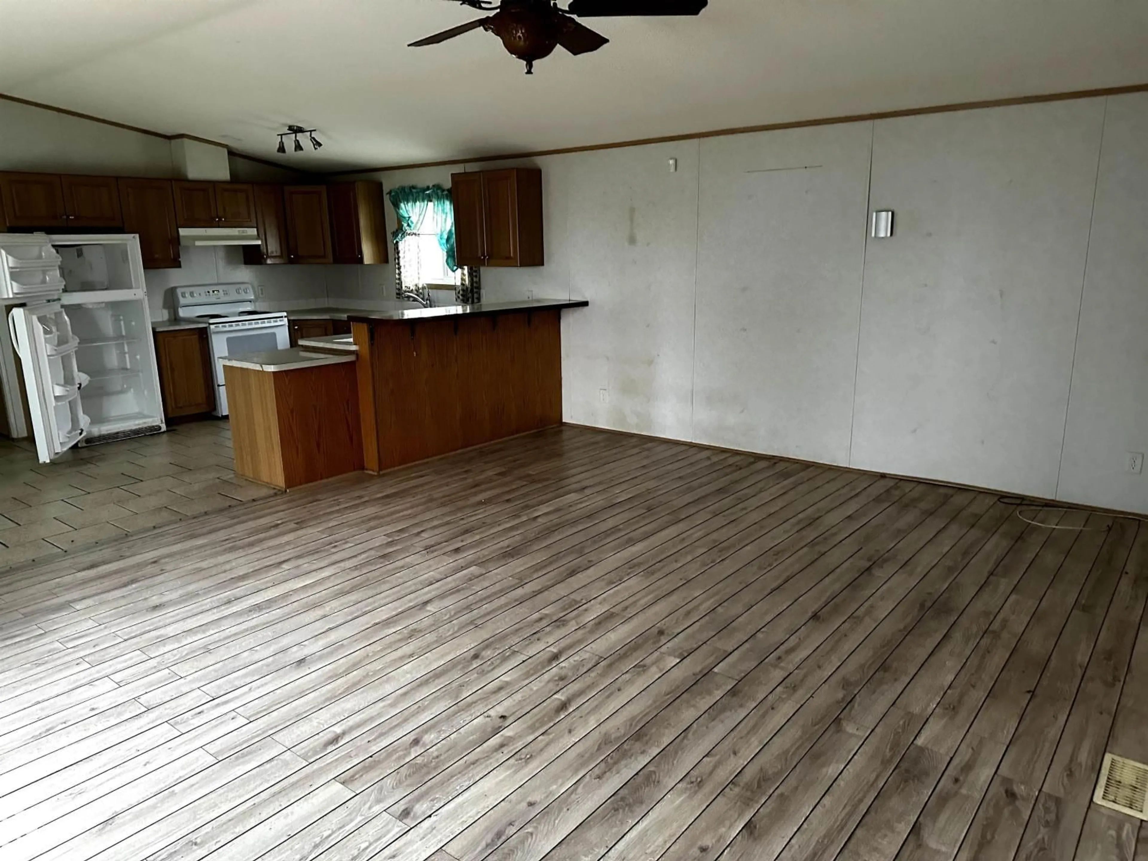 A pic of a room for 4816 48 AV, Wetaskiwin Alberta T9A0E7