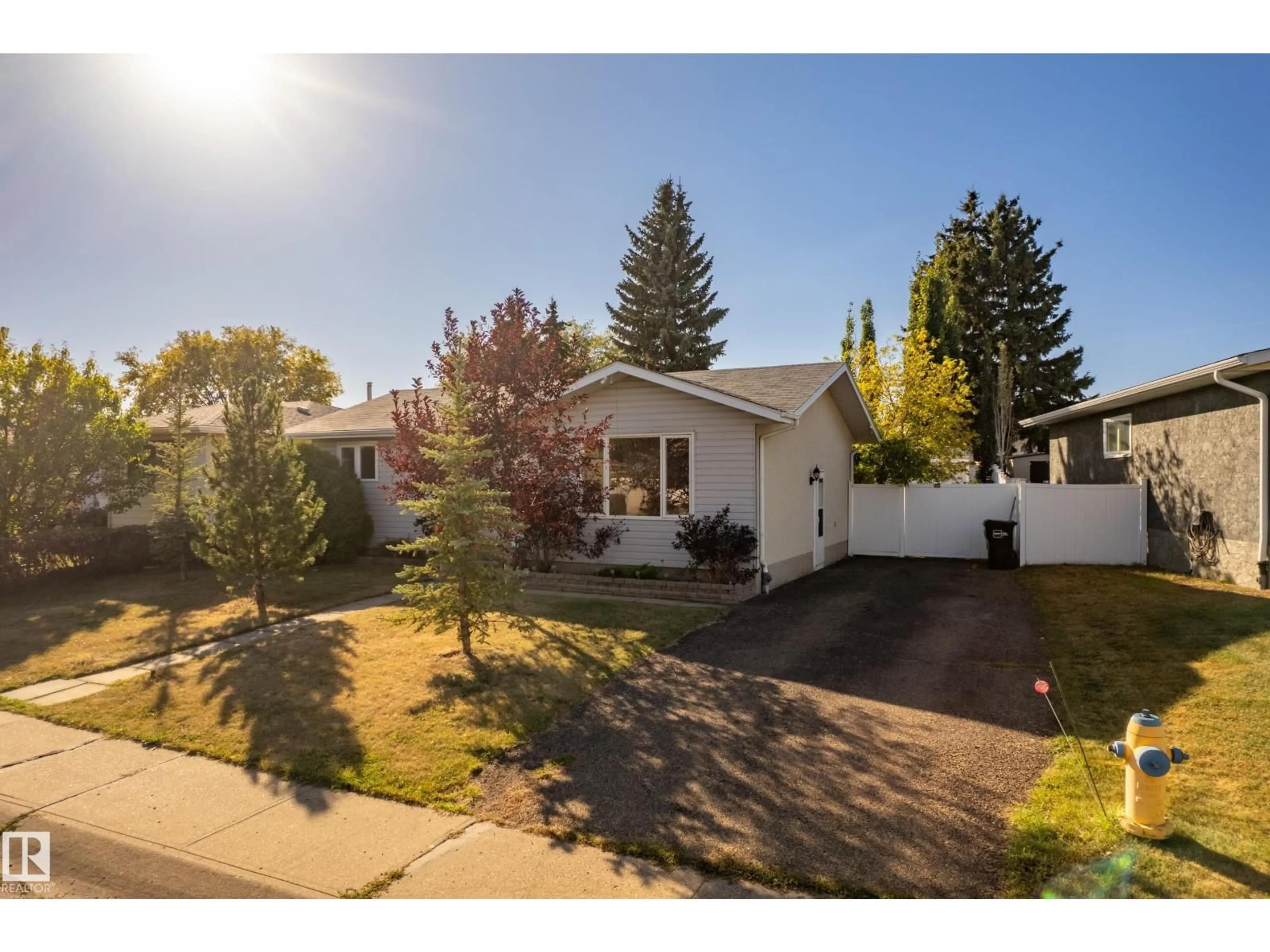 Unknown for NW - 14524 21 ST, Edmonton Alberta T5Y1T8