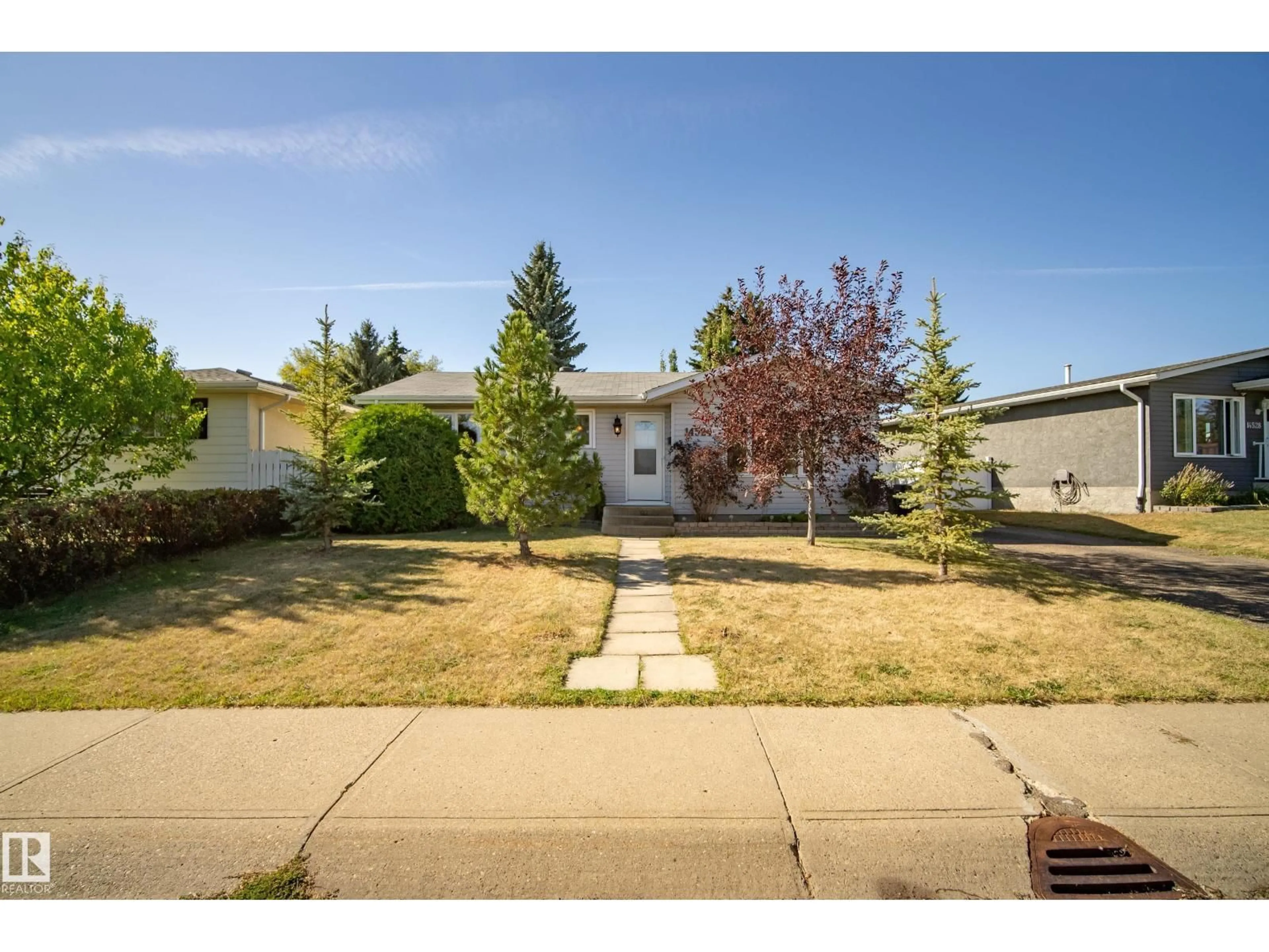 A pic from outside/outdoor area/front of a property/back of a property/a pic from drone, street for NW - 14524 21 ST, Edmonton Alberta T5Y1T8