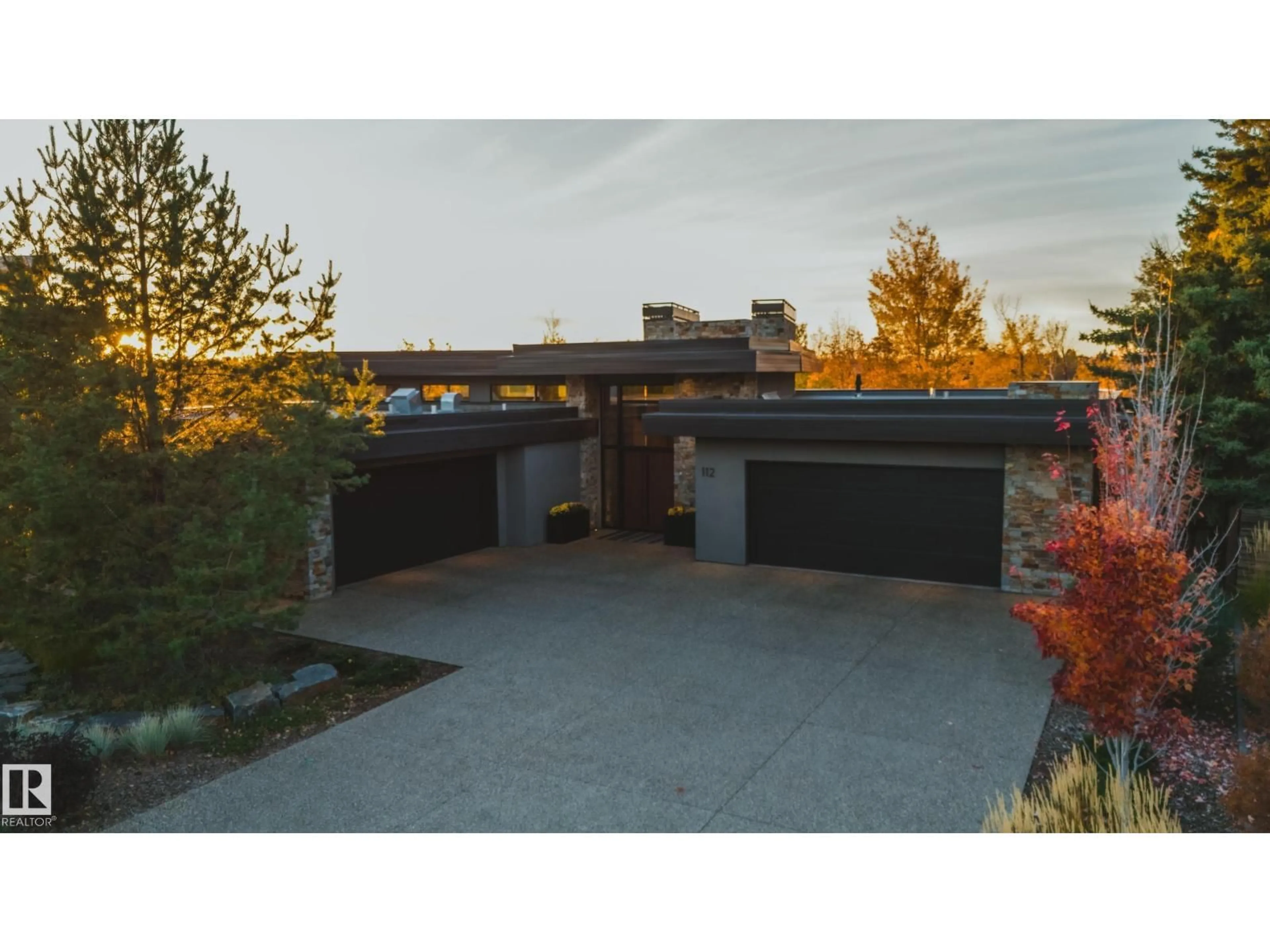 Unknown for 112 WESTBROOK DR, Edmonton Alberta T6J2E1