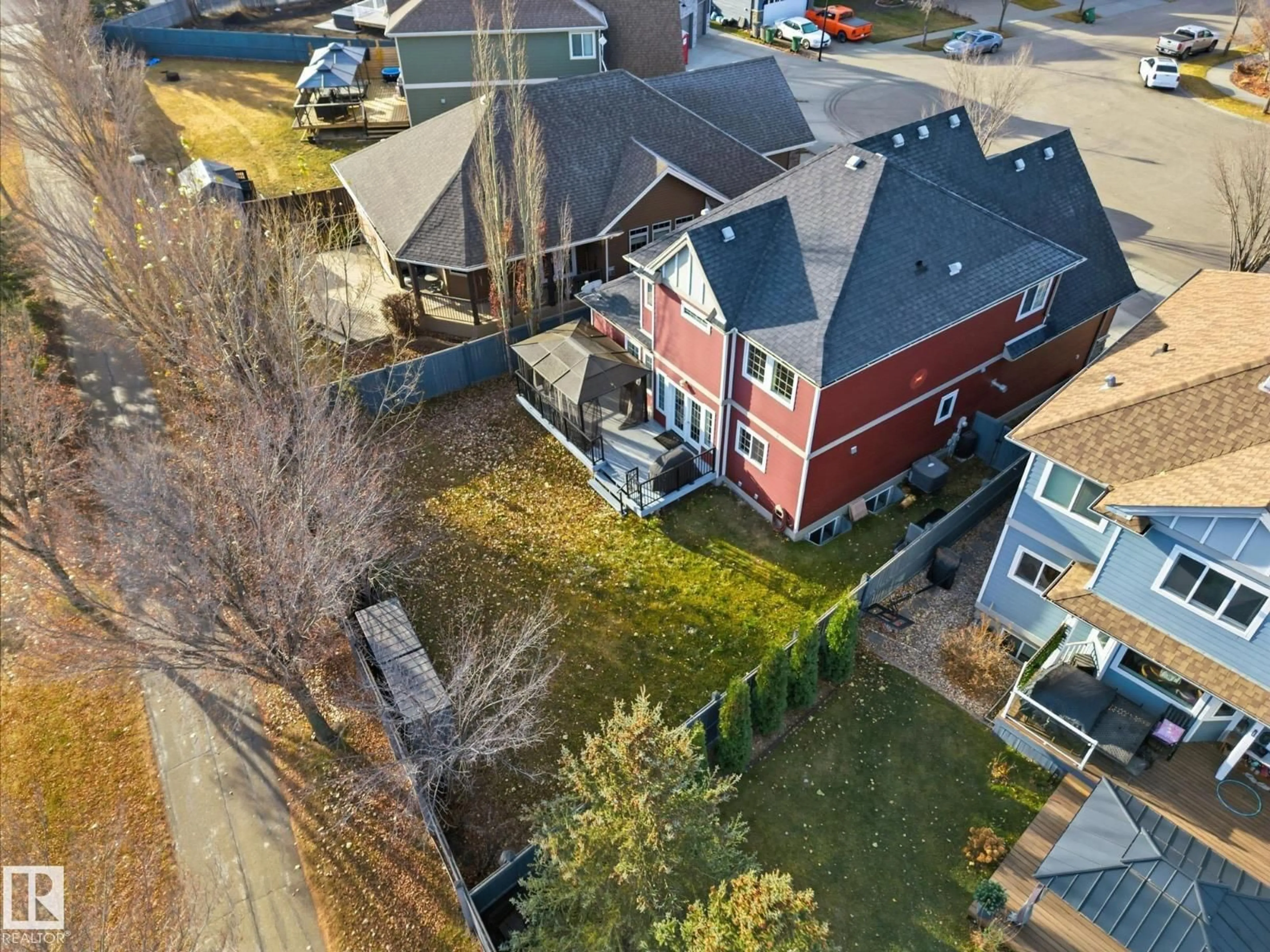 A pic from outside/outdoor area/front of a property/back of a property/a pic from drone, street for 5116 CHATEAU CO, Beaumont Alberta T4X1W5