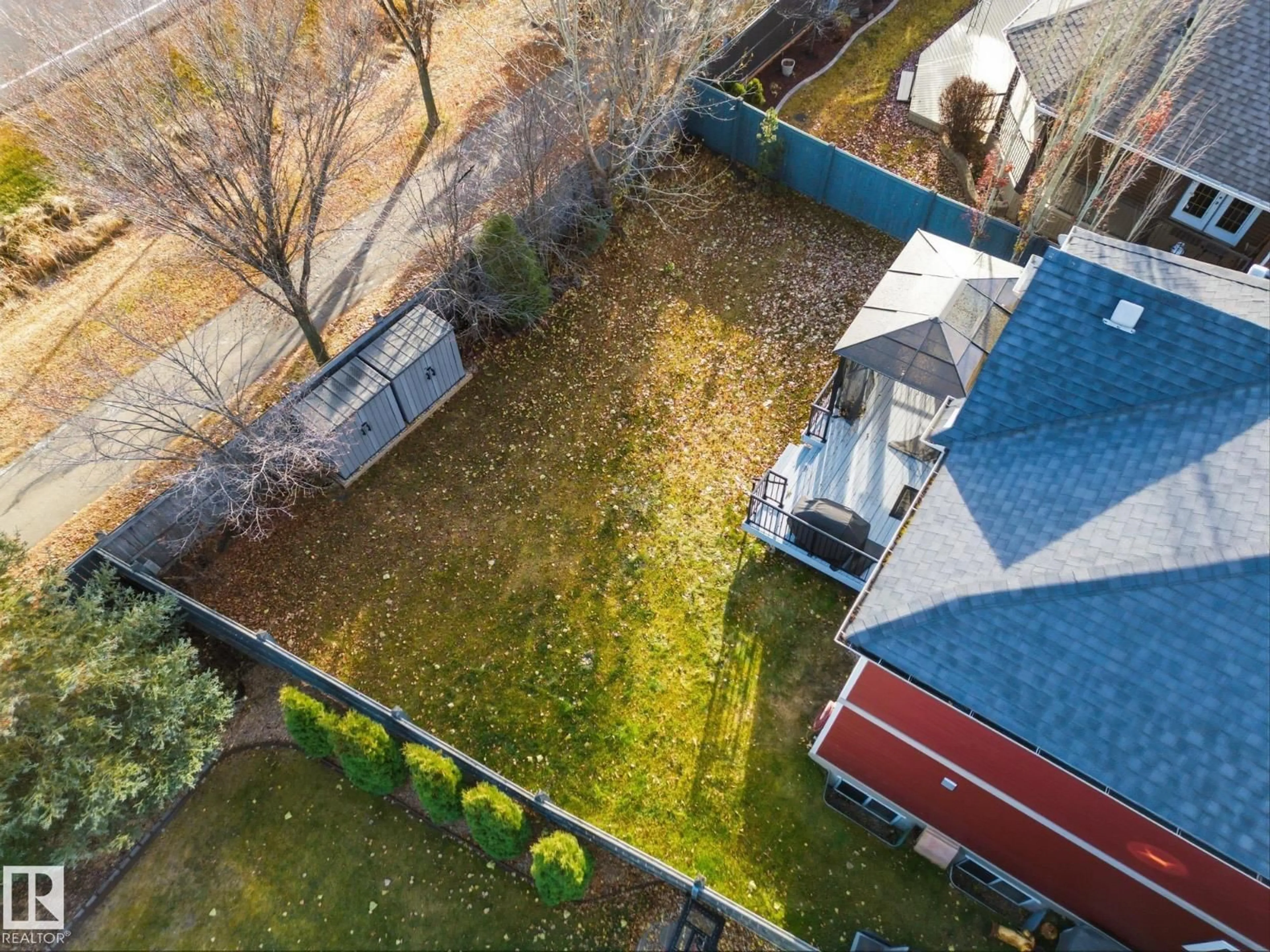 A pic from outside/outdoor area/front of a property/back of a property/a pic from drone, street for 5116 CHATEAU CO, Beaumont Alberta T4X1W5