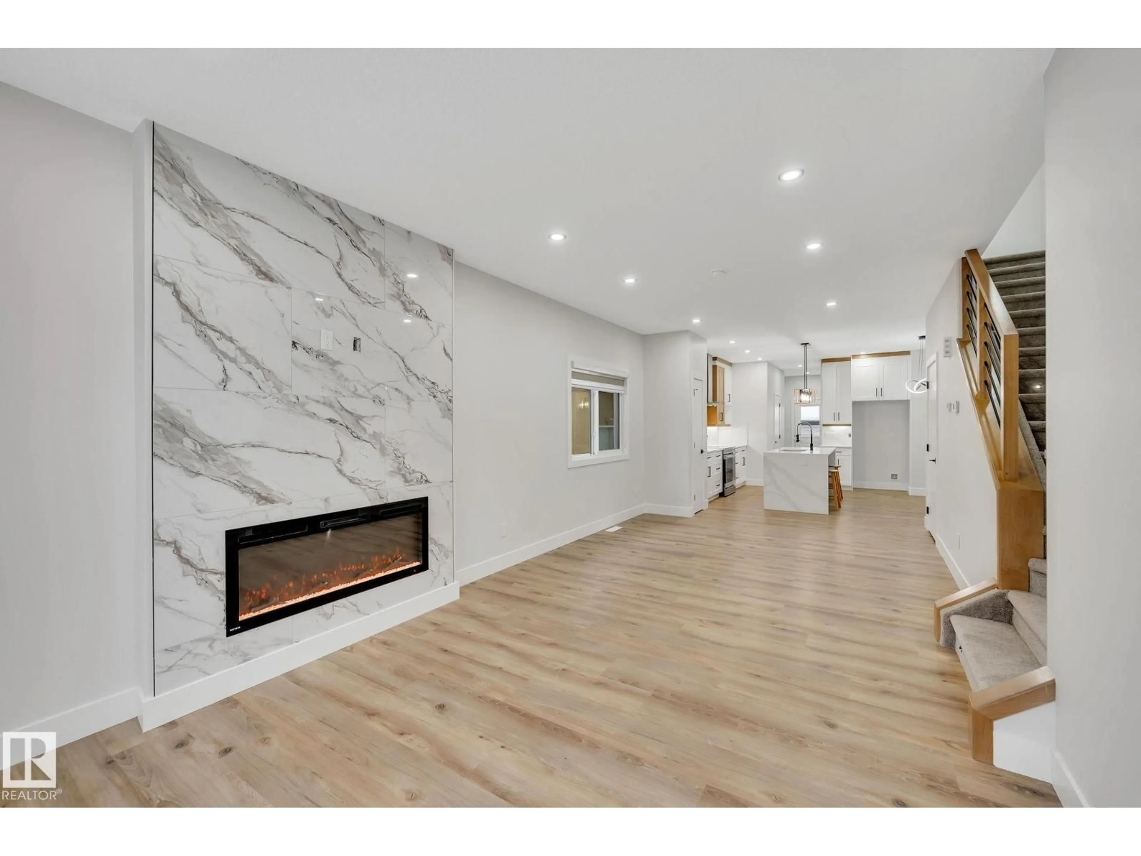 Unknown for 10713 52 ST, Edmonton Alberta T6H2H2