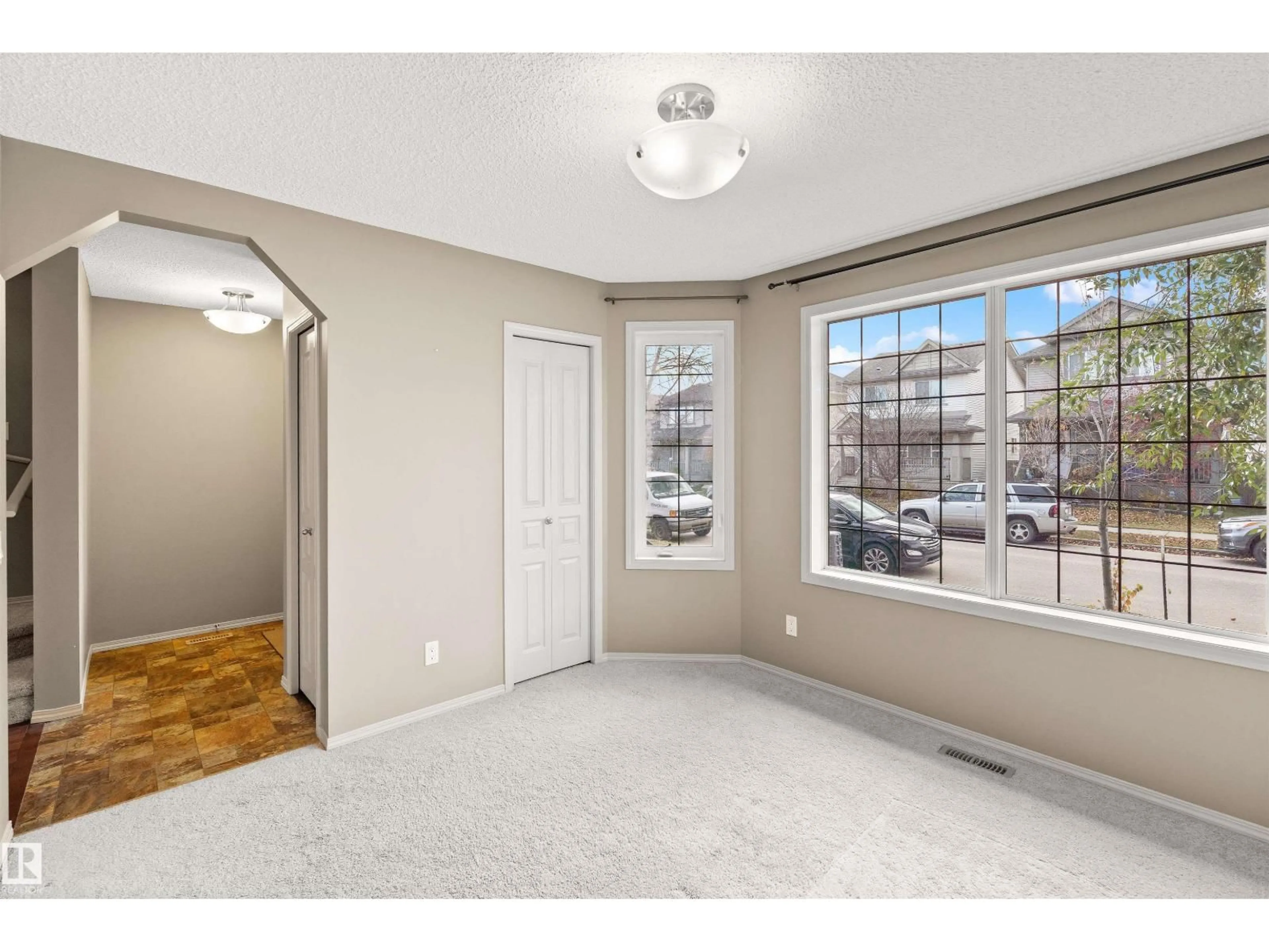 A pic of a room for 21328 95 AV, Edmonton Alberta T5T4C9