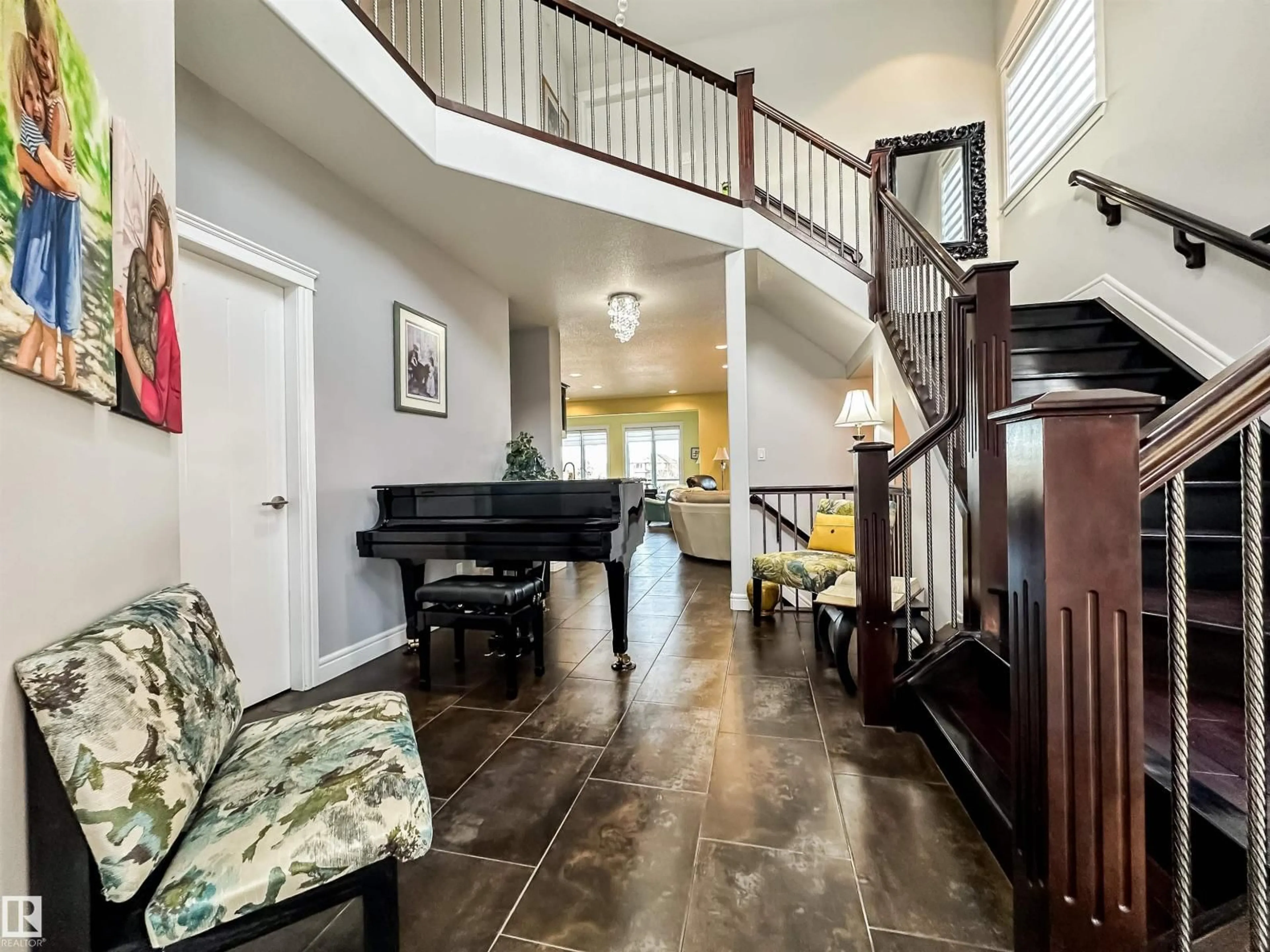 Indoor foyer for 3438 WEST LD NW, Edmonton Alberta T6W0T4