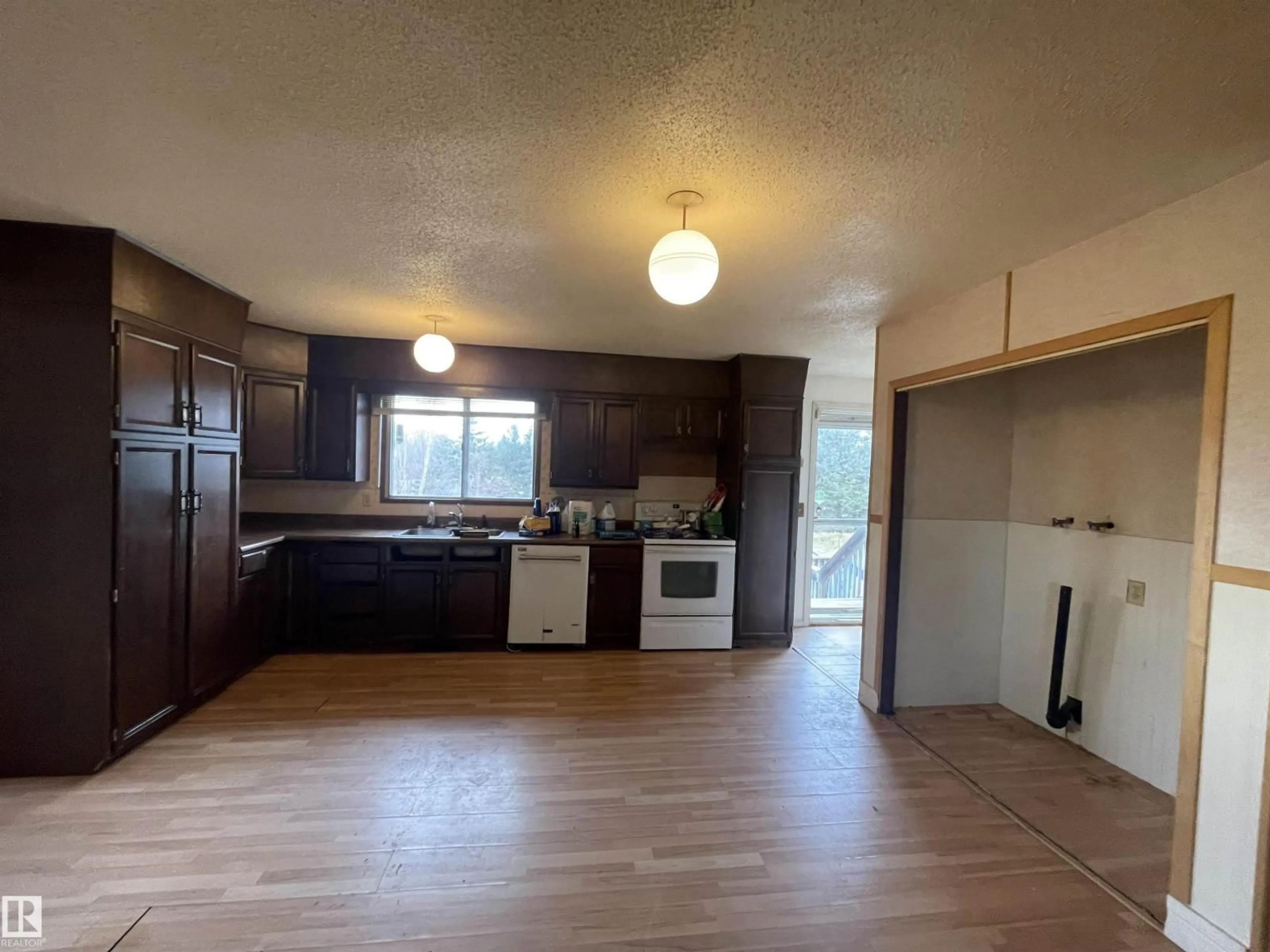 A pic of a room for 50136 RGE RD 231, Rolly View Alberta T0B3M3