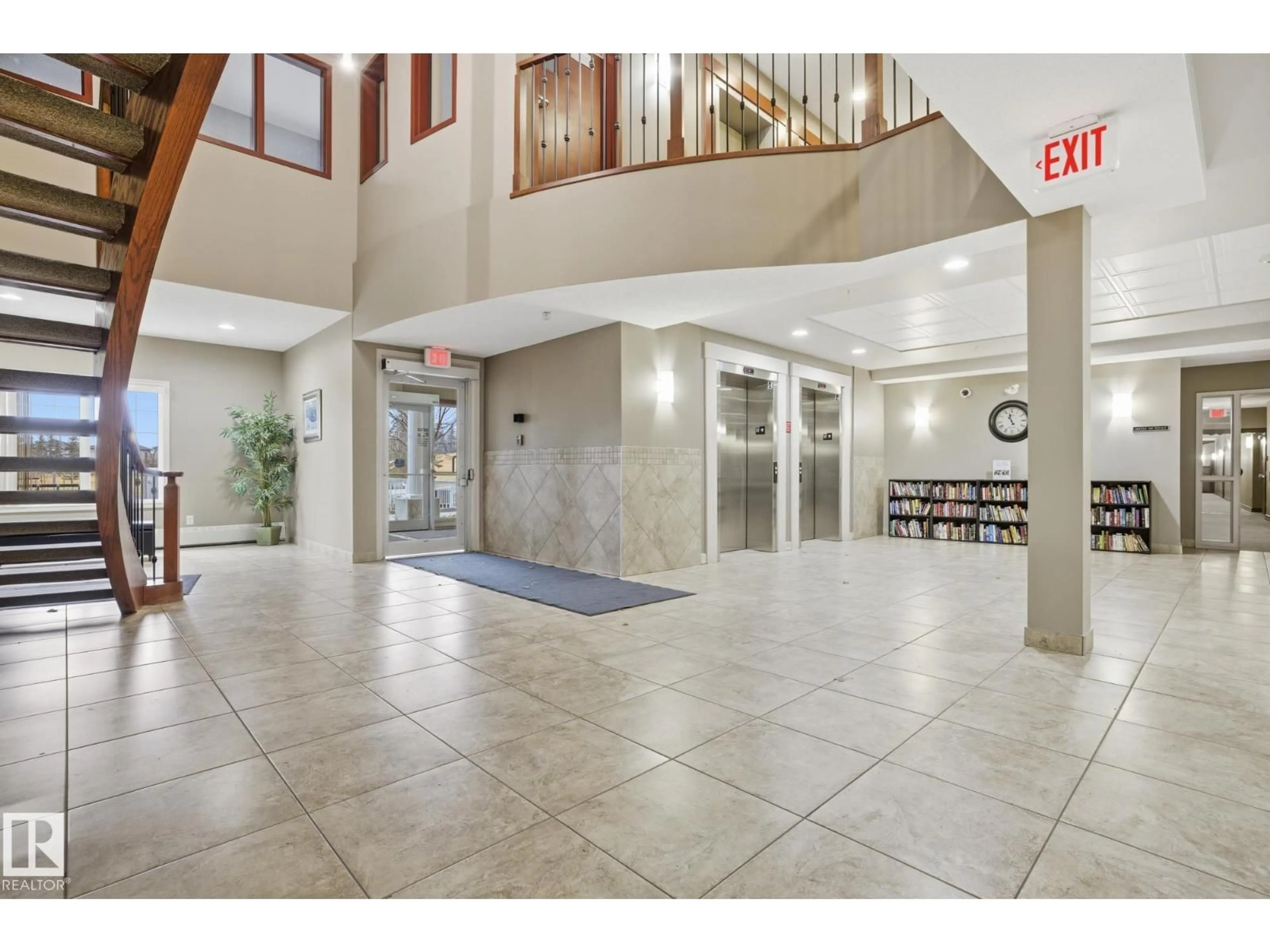 Indoor foyer for #411 - 263 MACEWAN RD, Edmonton Alberta T6W0C4