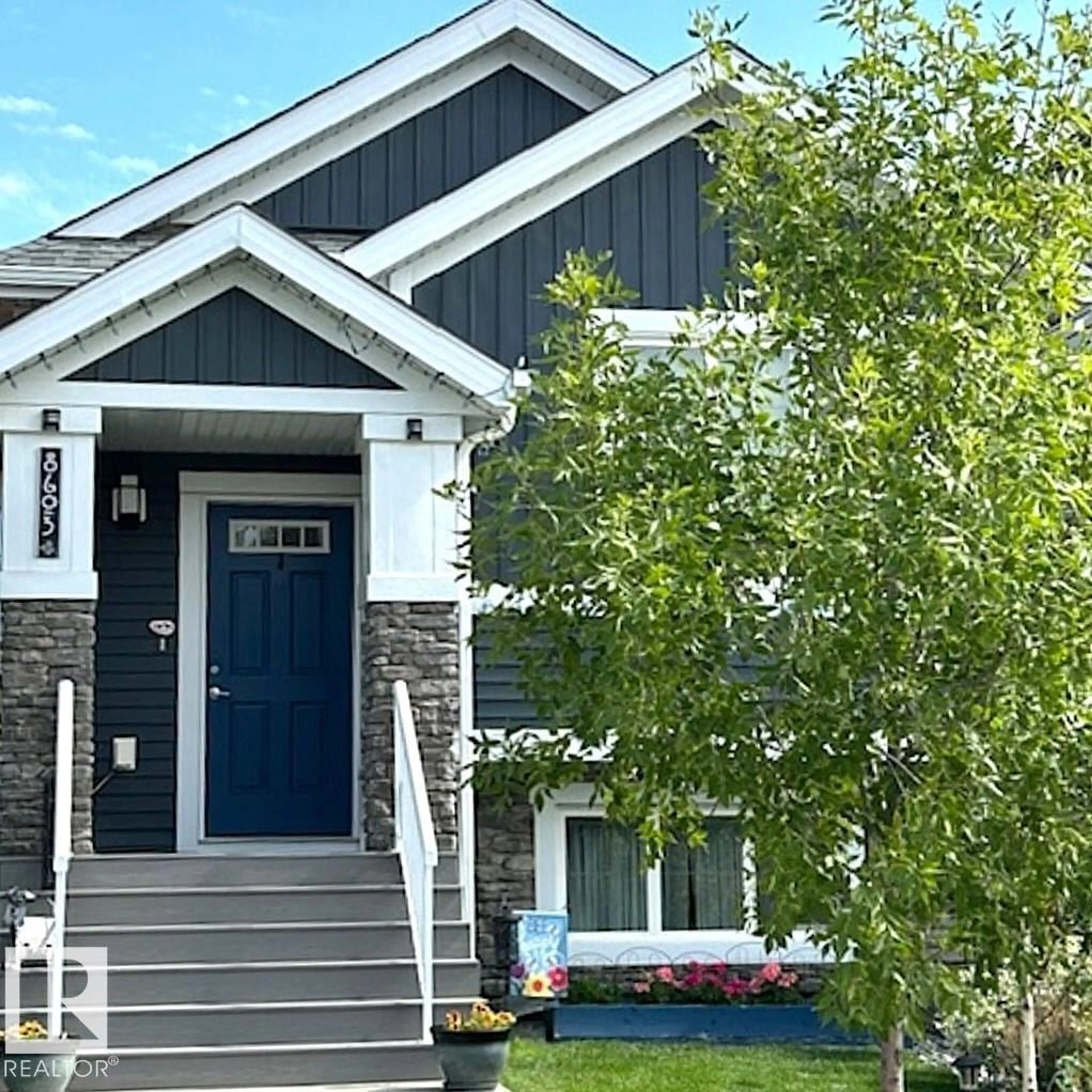 Home with vinyl exterior material, street for 8603 223 ST, Edmonton Alberta T5T7L6