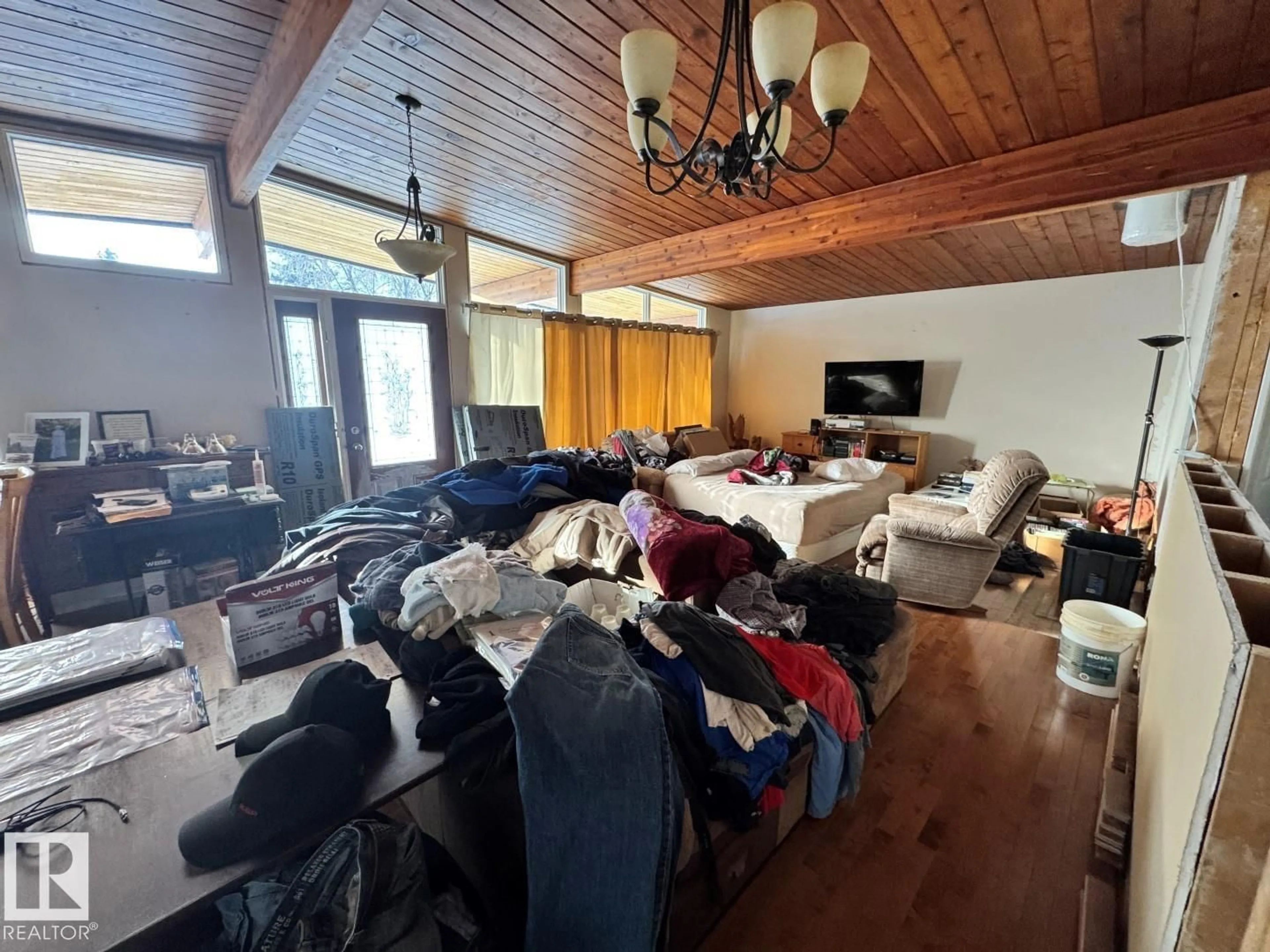 A pic of a room for NW - 14627 60 ST, Edmonton Alberta T5A1Z3