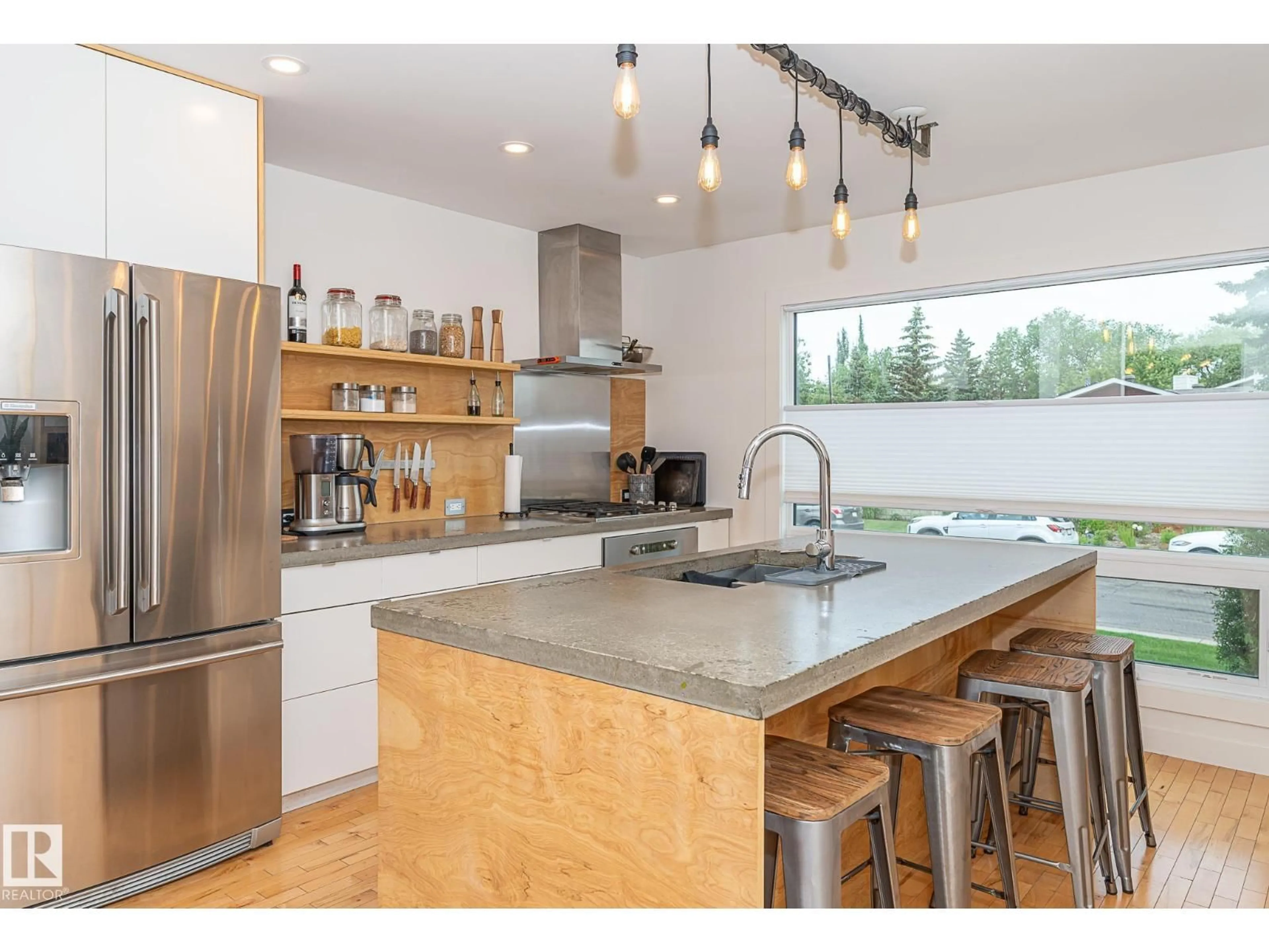Open concept kitchen, unknown for 12211 42A AV, Edmonton Alberta T6J0X5