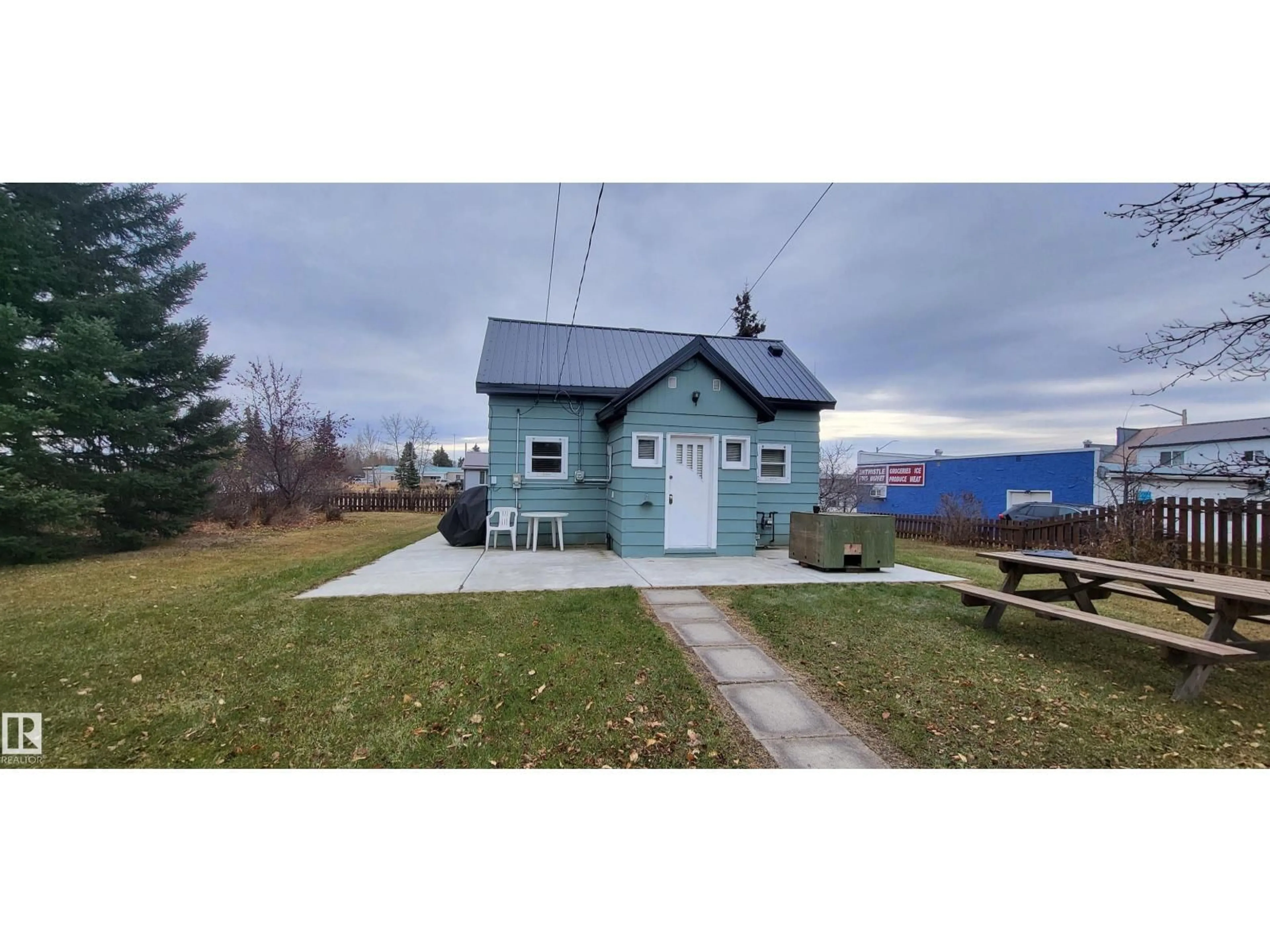 Shed for 5012 50 AV, Entwistle Alberta T0E0S0