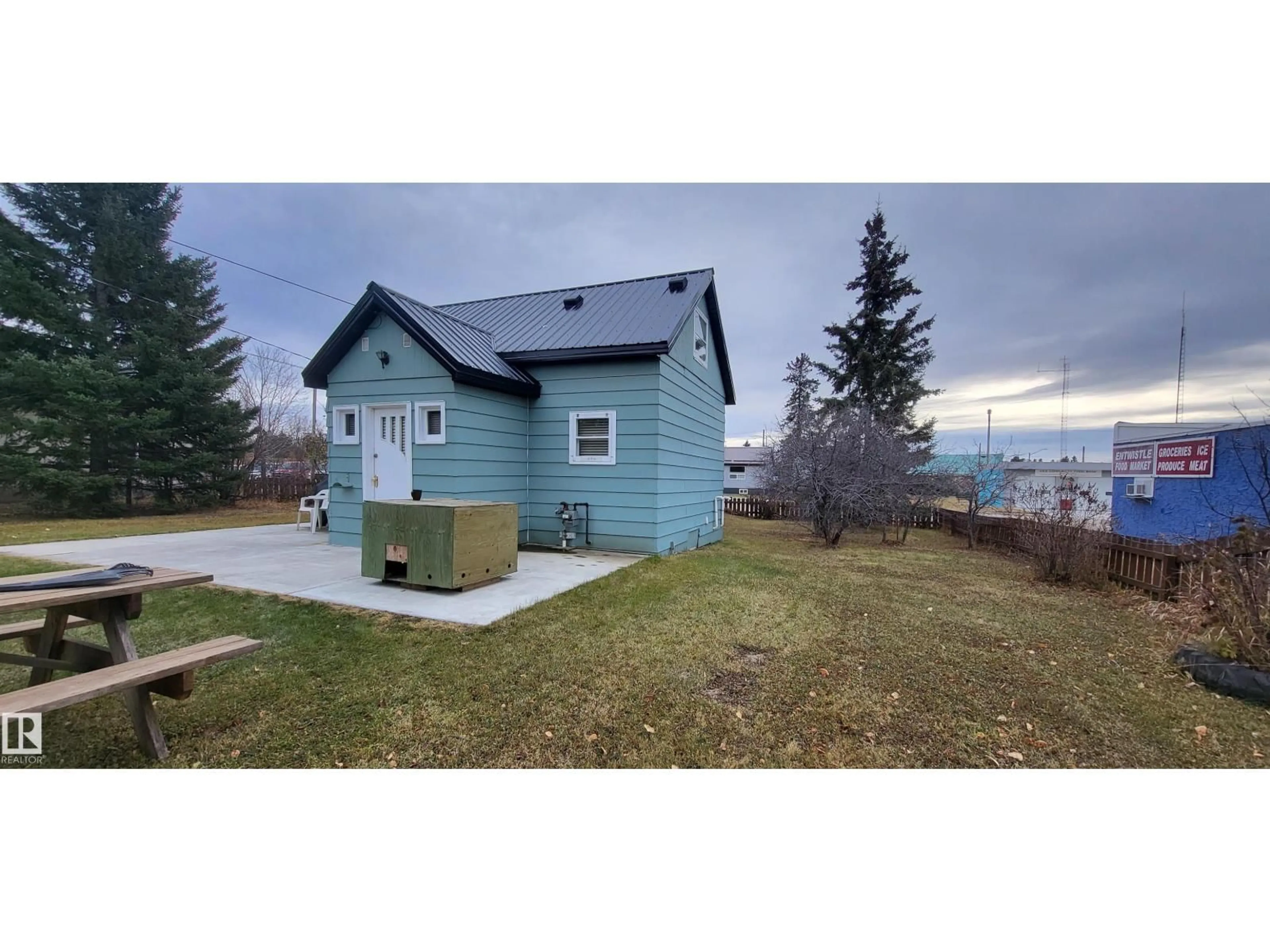 Shed for 5012 50 AV, Entwistle Alberta T0E0S0