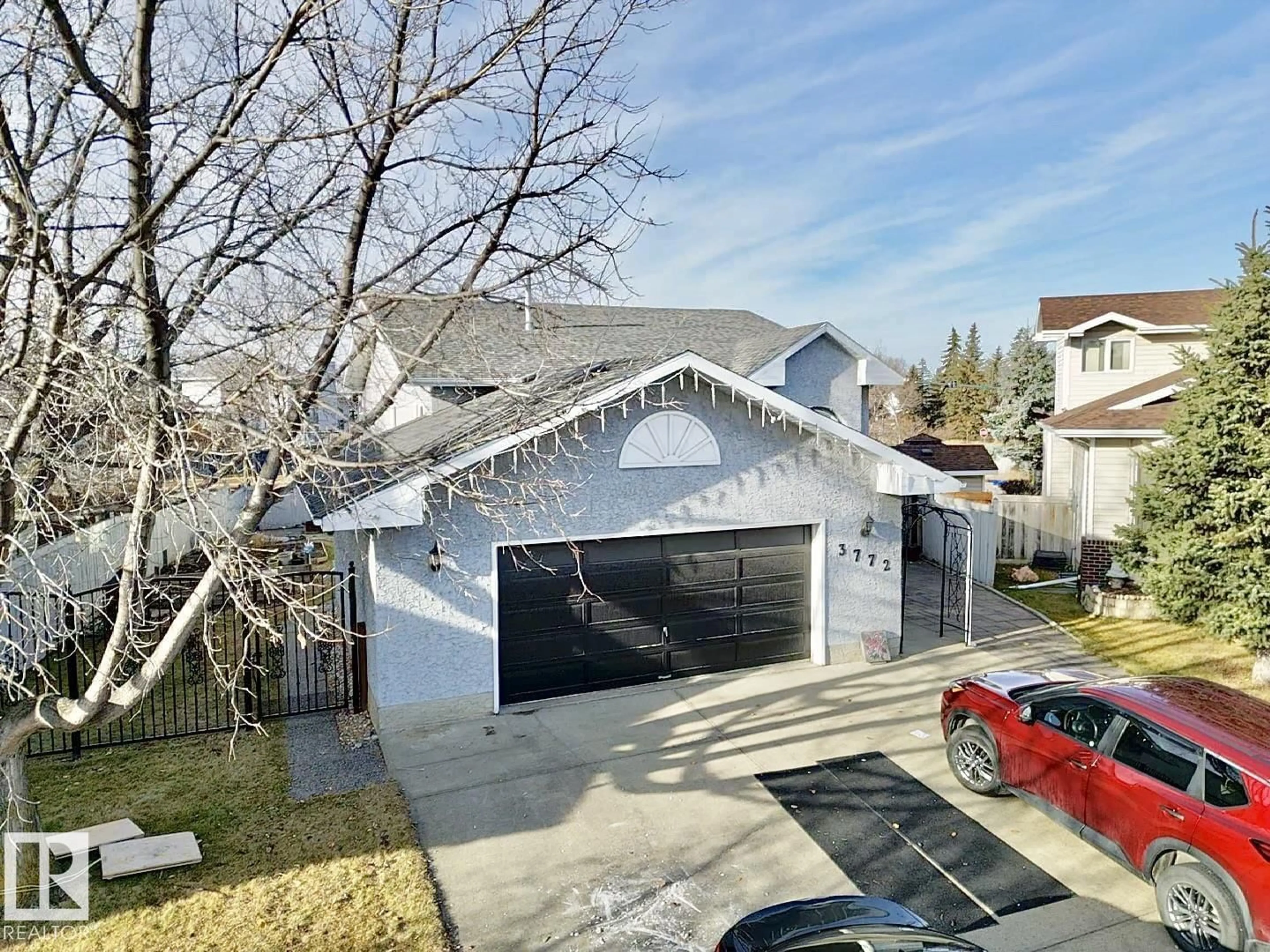 A pic from outside/outdoor area/front of a property/back of a property/a pic from drone, street for 3772 30 ST, Edmonton Alberta T6T1H6