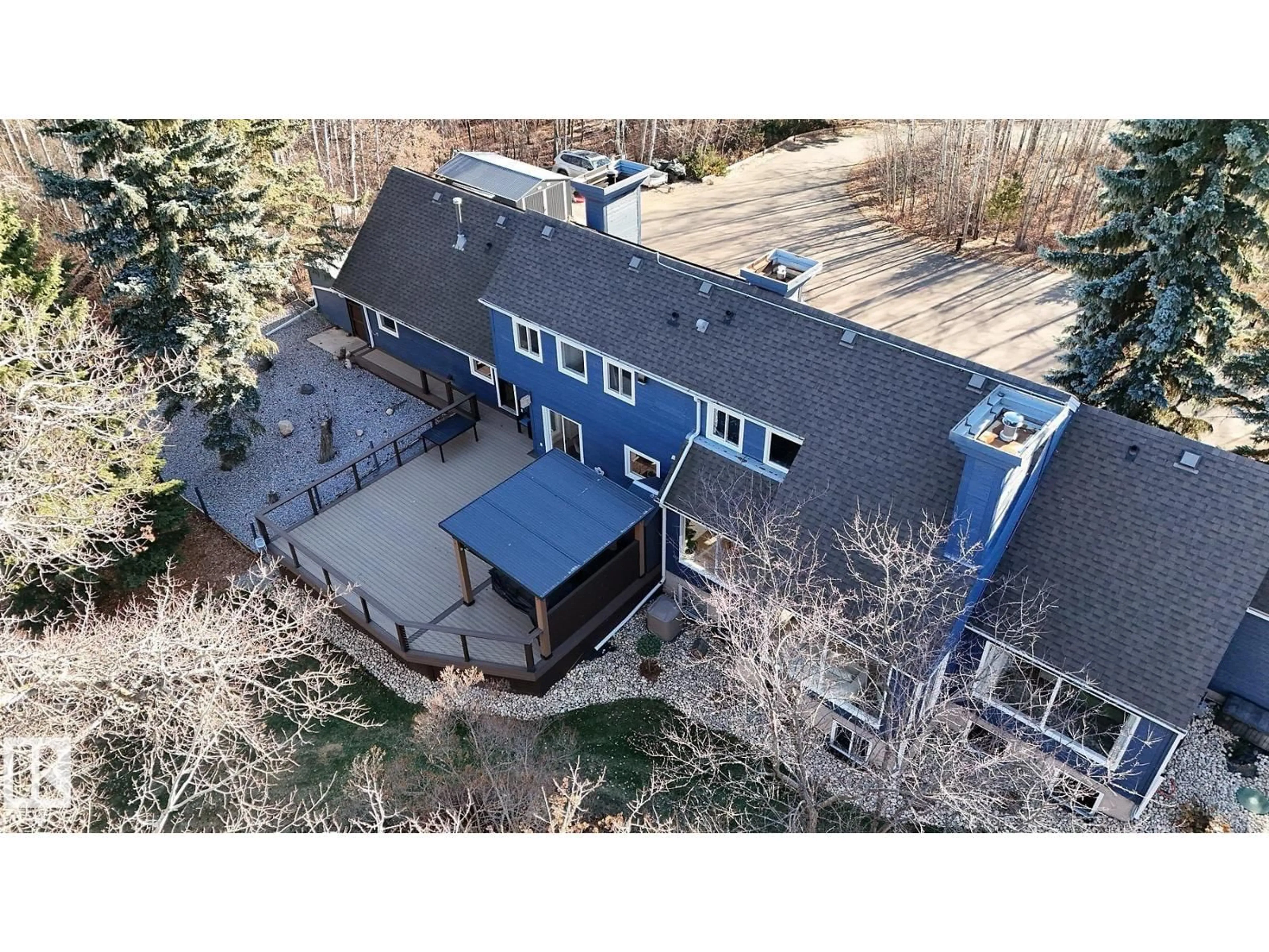 A pic from outside/outdoor area/front of a property/back of a property/a pic from drone, building for 14 - 52210 RGE ROAD 232, Rural Strathcona County Alberta T8B1B9