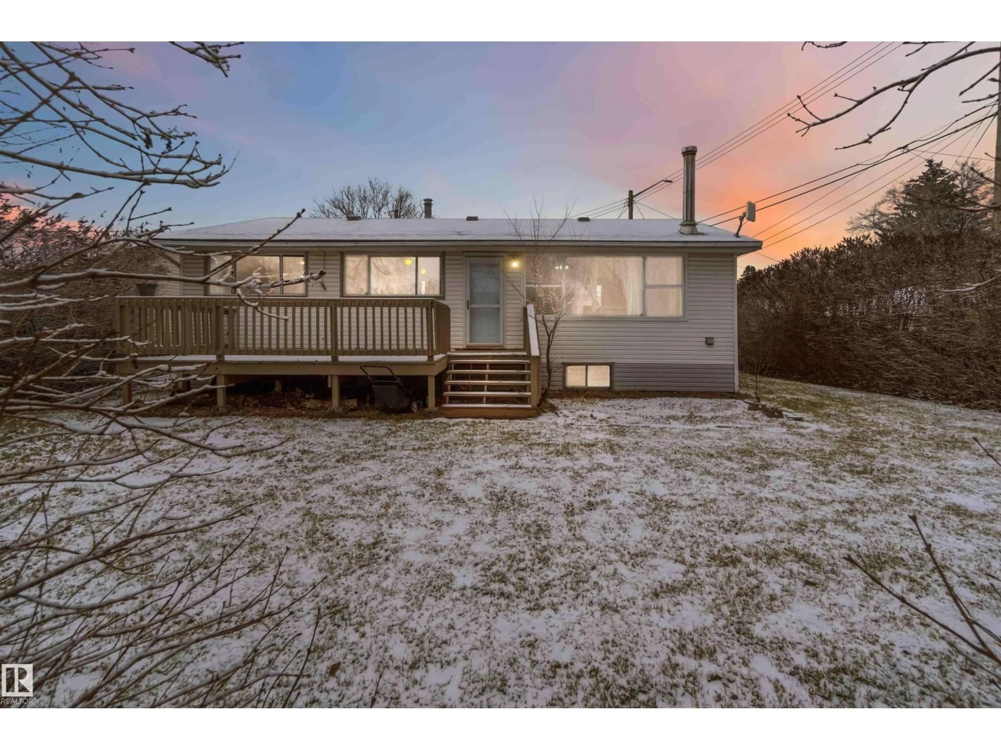 A pic from outside/outdoor area/front of a property/back of a property/a pic from drone, unknown for 17 ROSS, Fort Saskatchewan Alberta T8L3M9