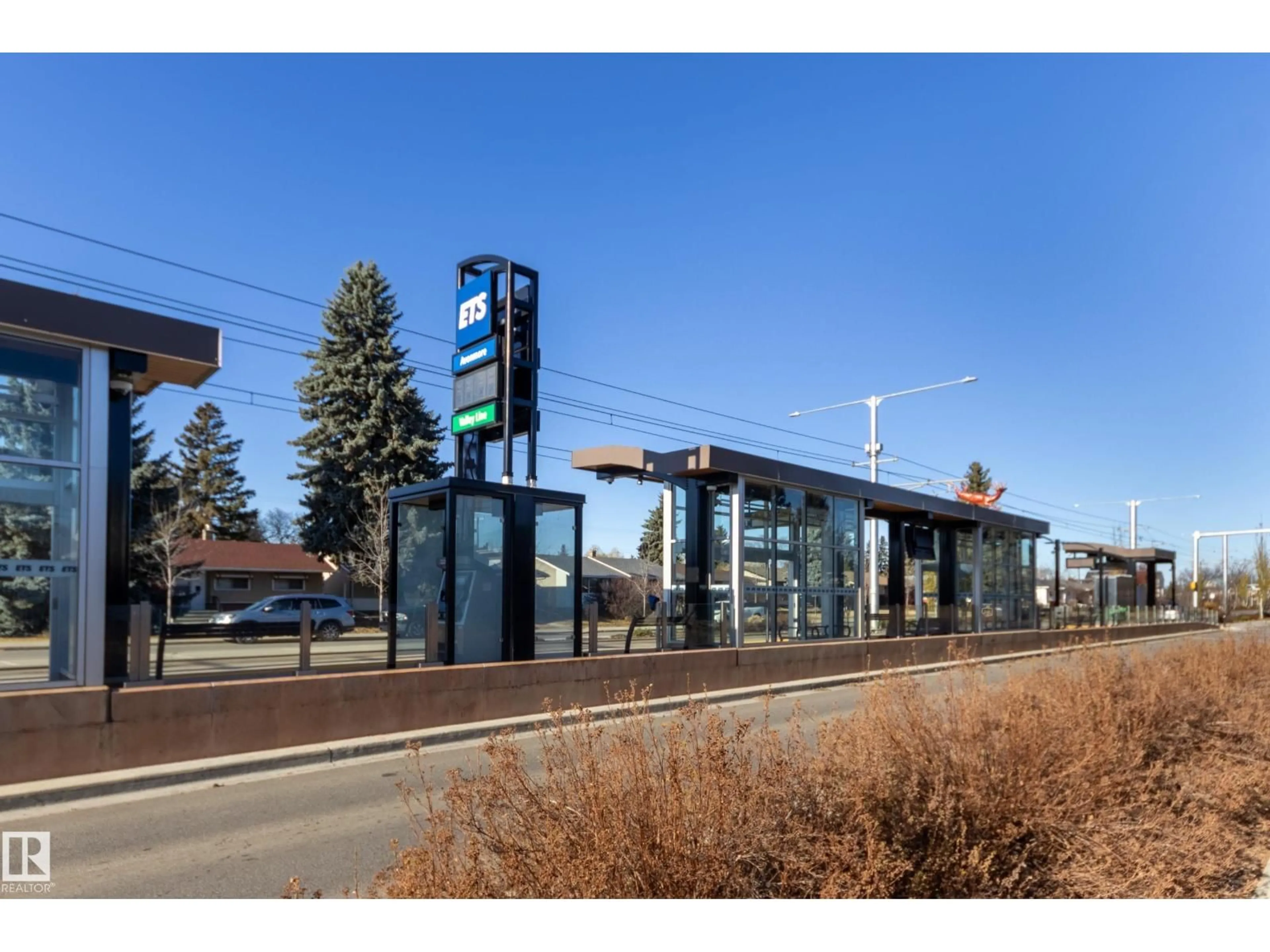 Indoor foyer for NW - 7315 83 ST, Edmonton Alberta T6C2Y5