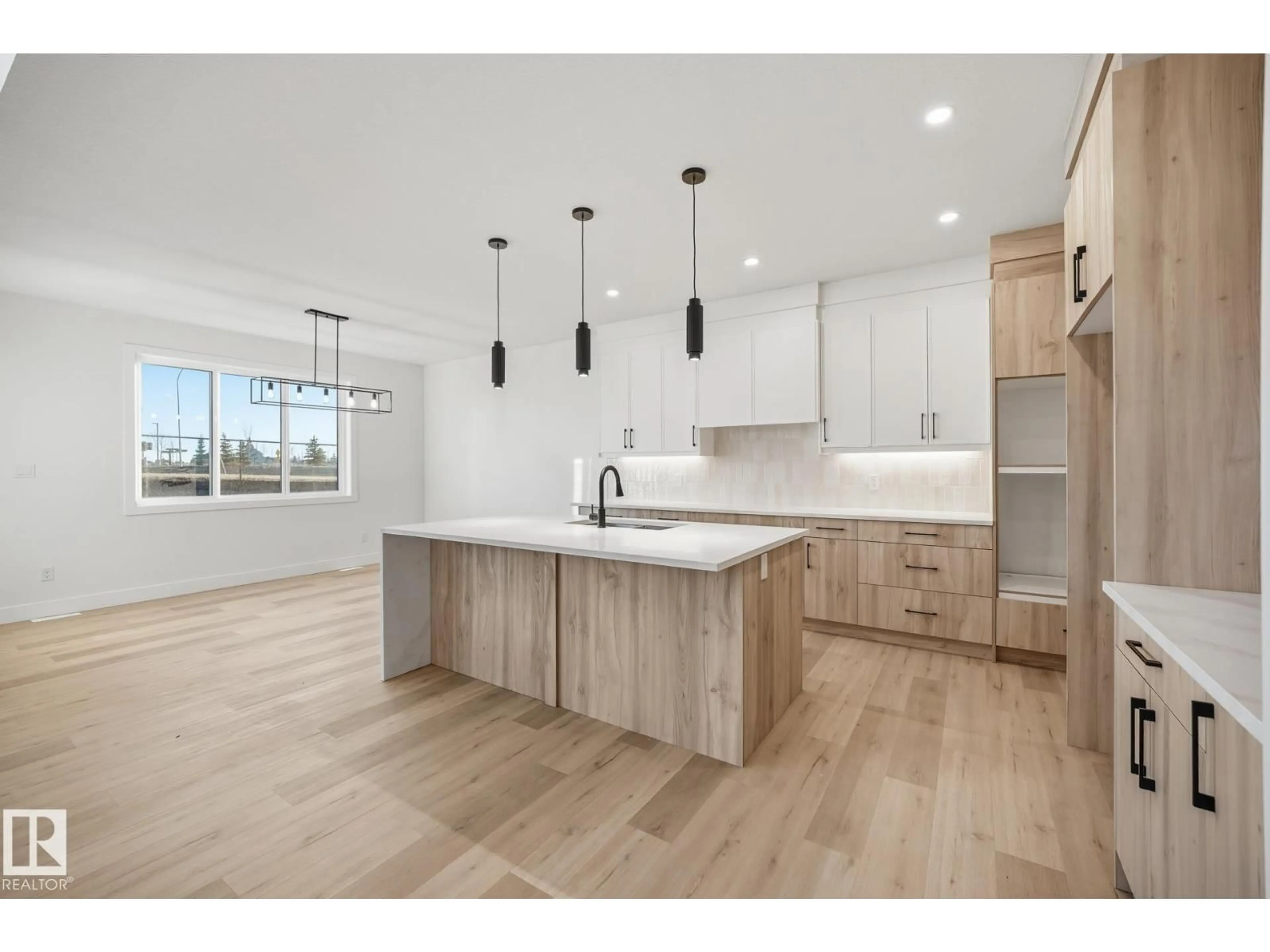 Open concept kitchen, unknown for 68 HEMINGWAY CR, Spruce Grove Alberta T7X2L6
