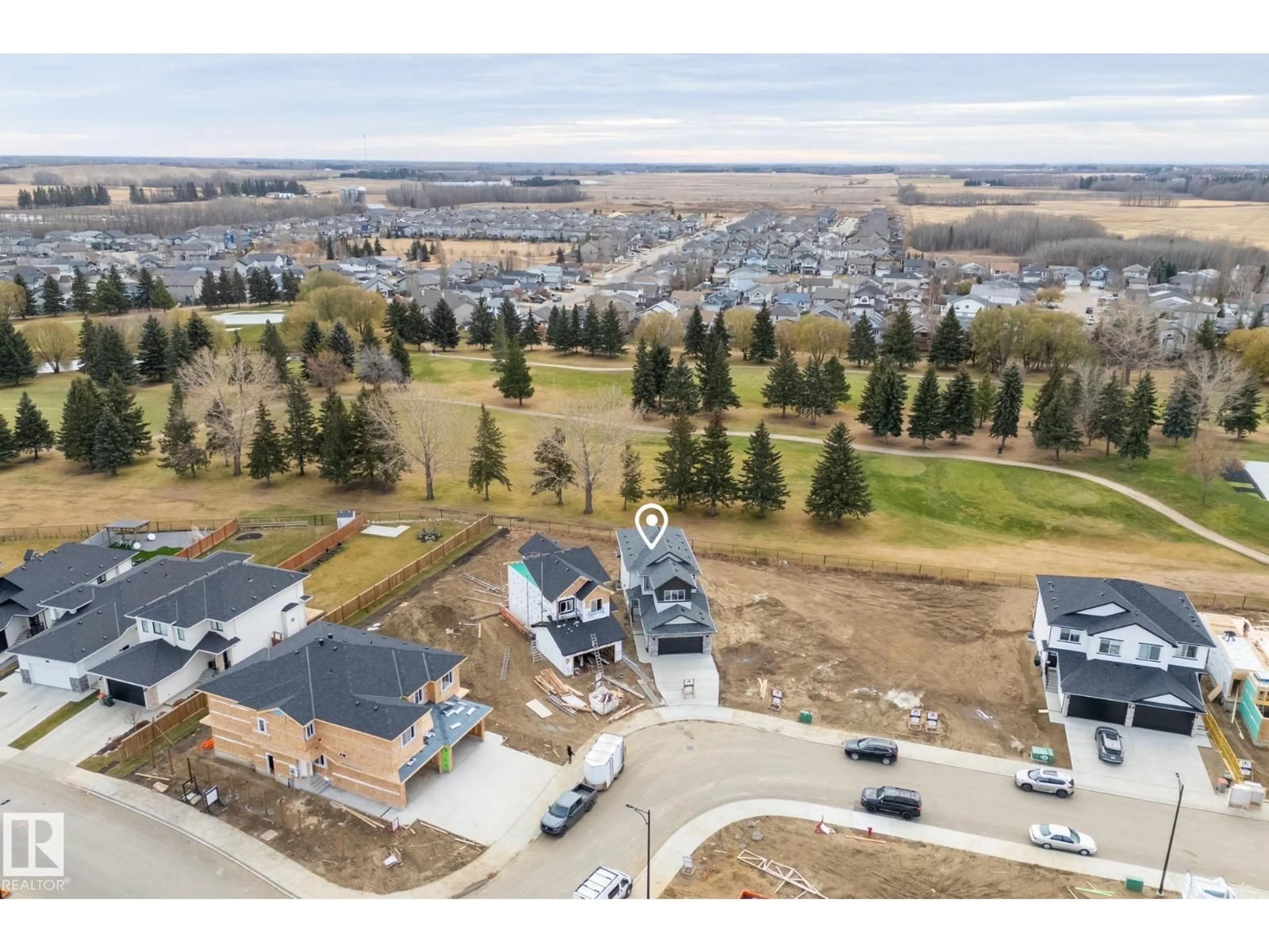 A pic from outside/outdoor area/front of a property/back of a property/a pic from drone, water/lake/river/ocean view for 10 GRAYSON GREEN, Stony Plain Alberta T7Z0A0