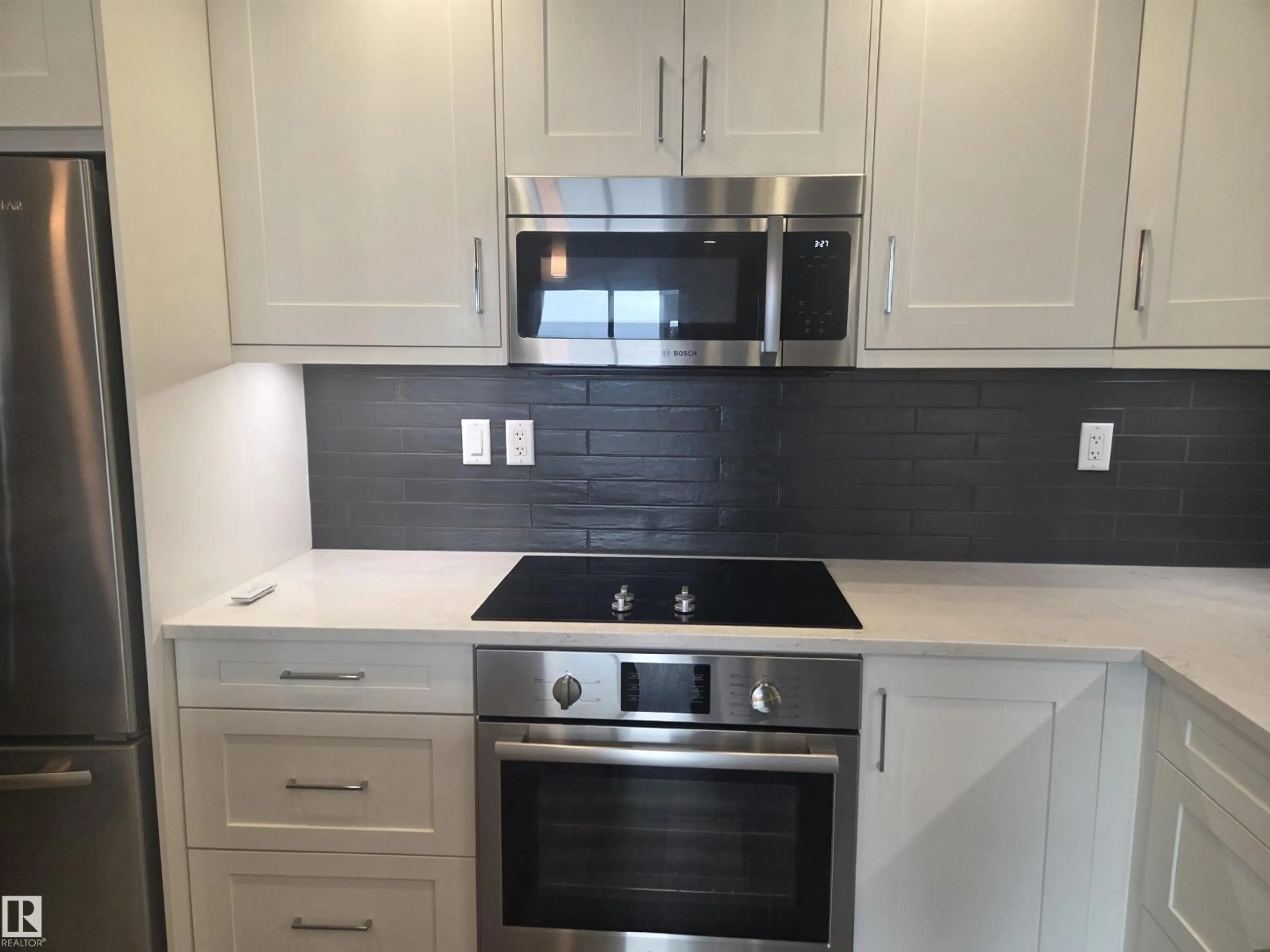 Standard kitchen, ceramic/tile floor for 200 - 736 BELLEROSE DR, St. Albert Alberta T8N7P7