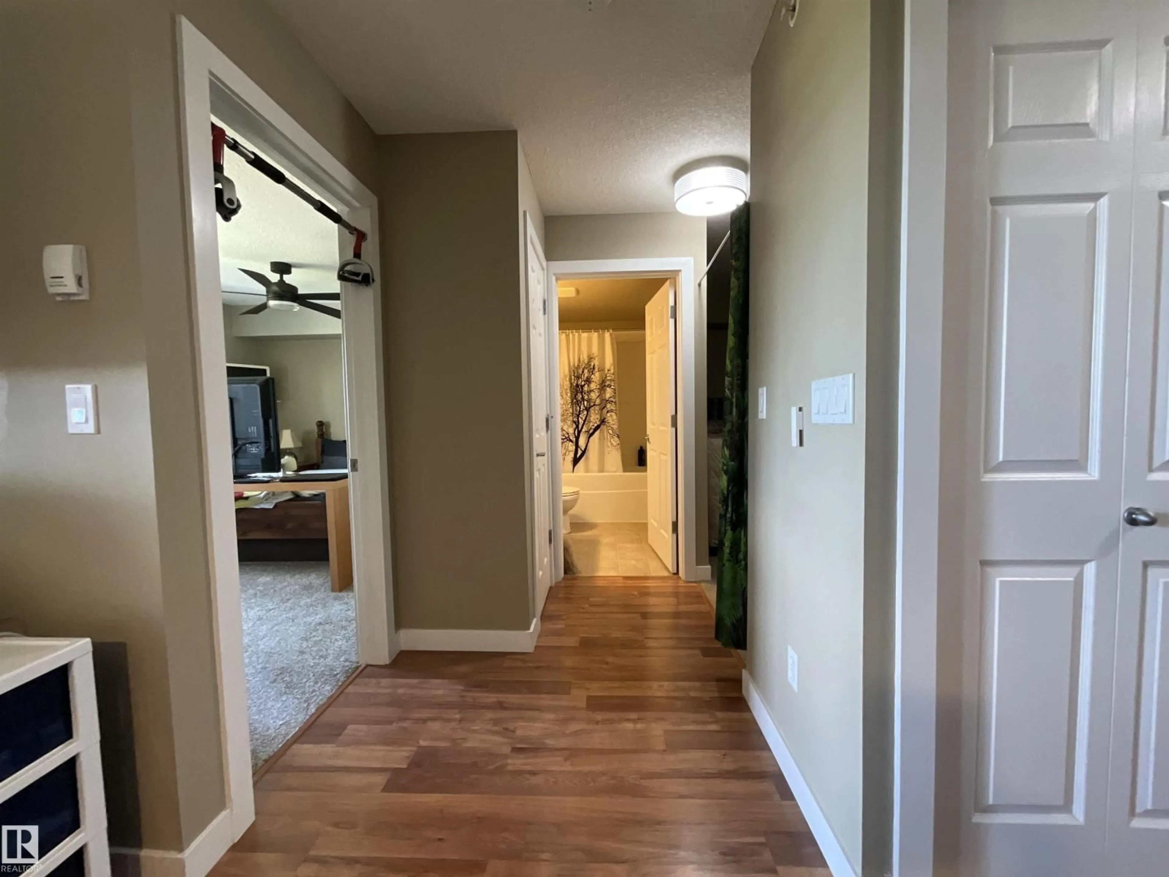 Indoor entryway for #406 - 920 156 ST, Edmonton Alberta T6R0N6